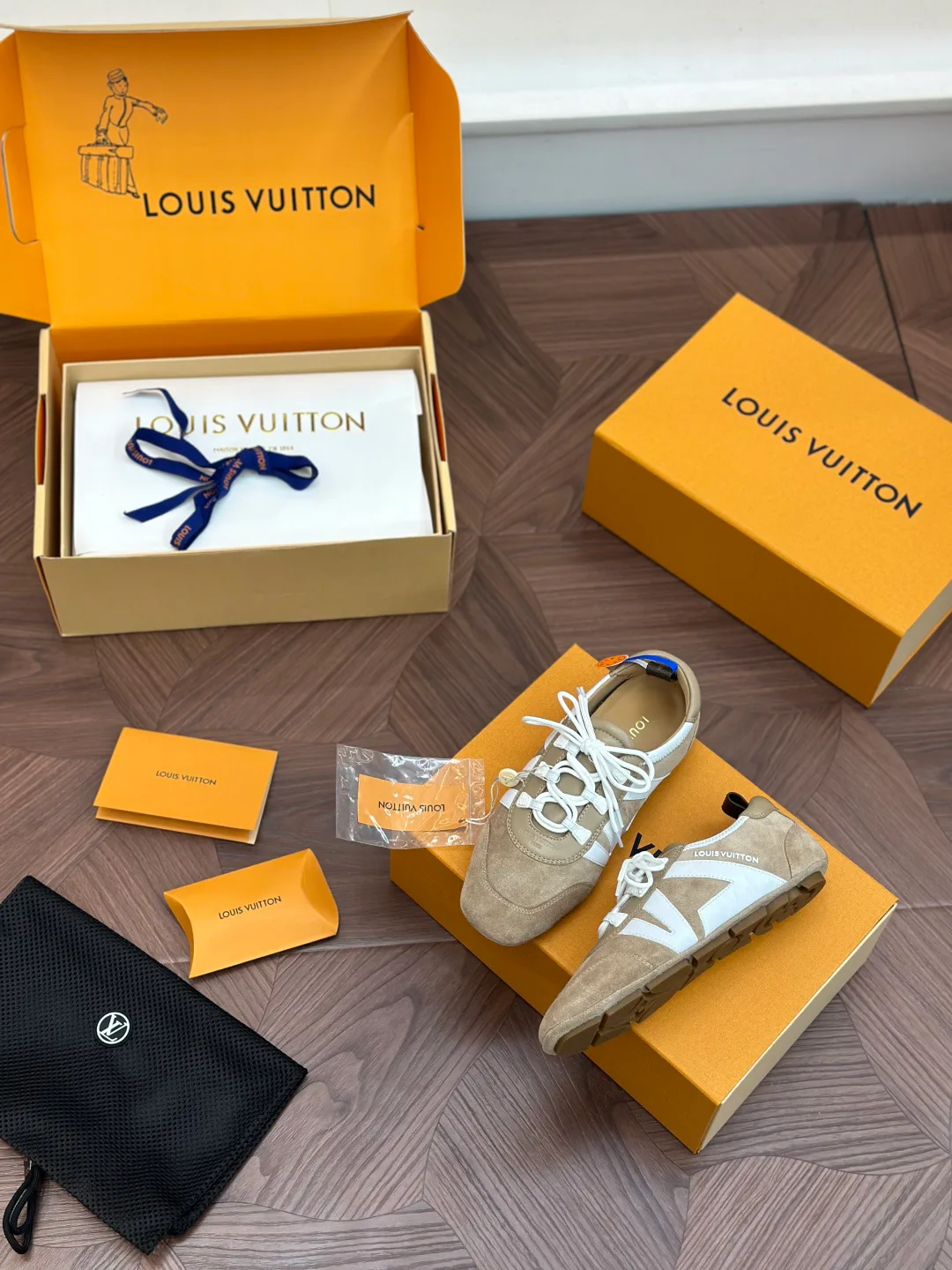 Кроссовки Женские Louis Vuitton 19480031