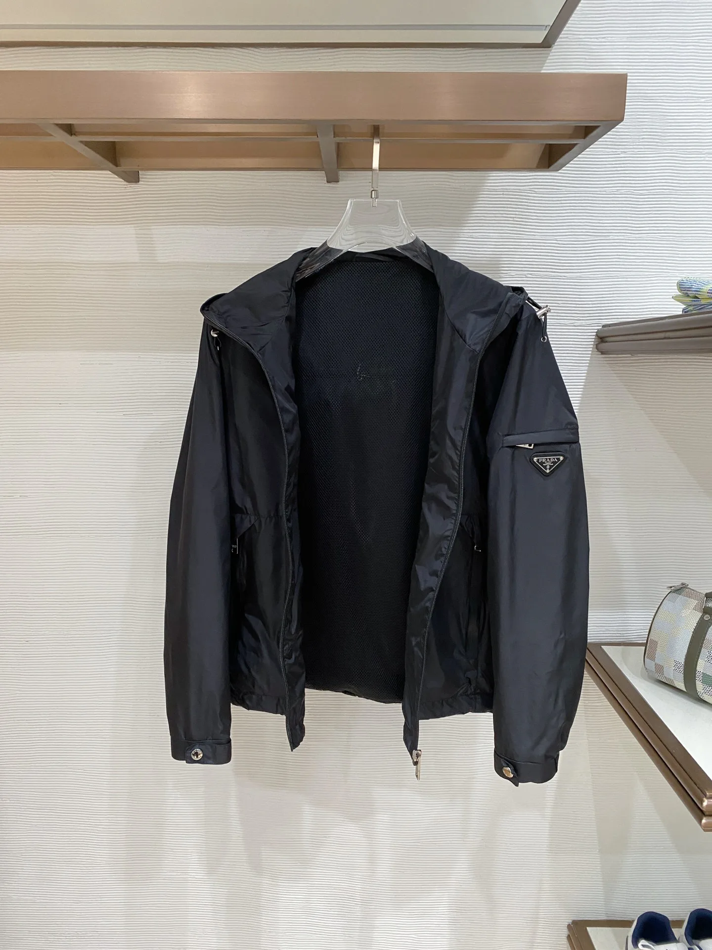 Куртки И Пуховики Мужские Prada 11392175