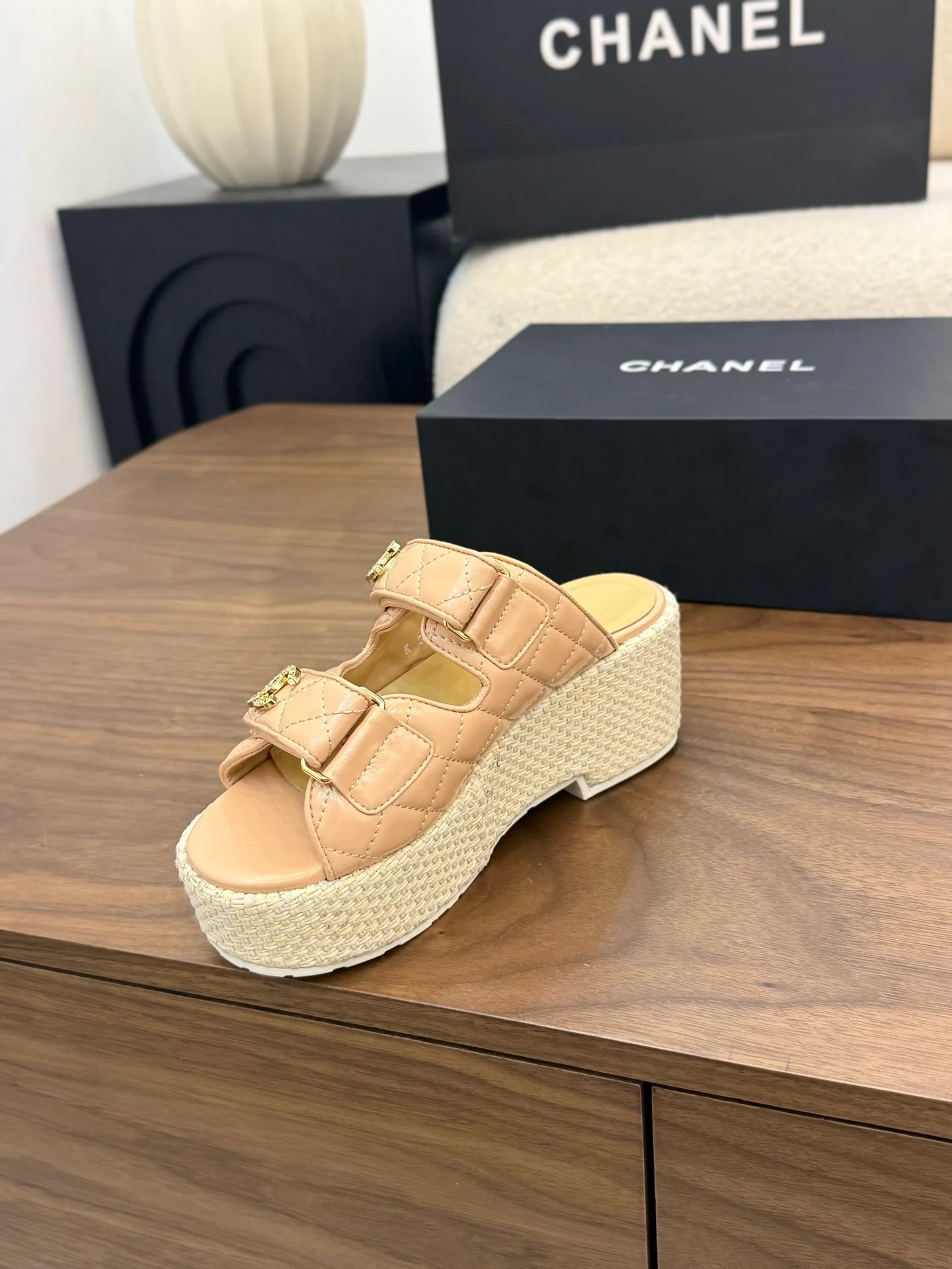 Сандалии Женские Chanel 11389165