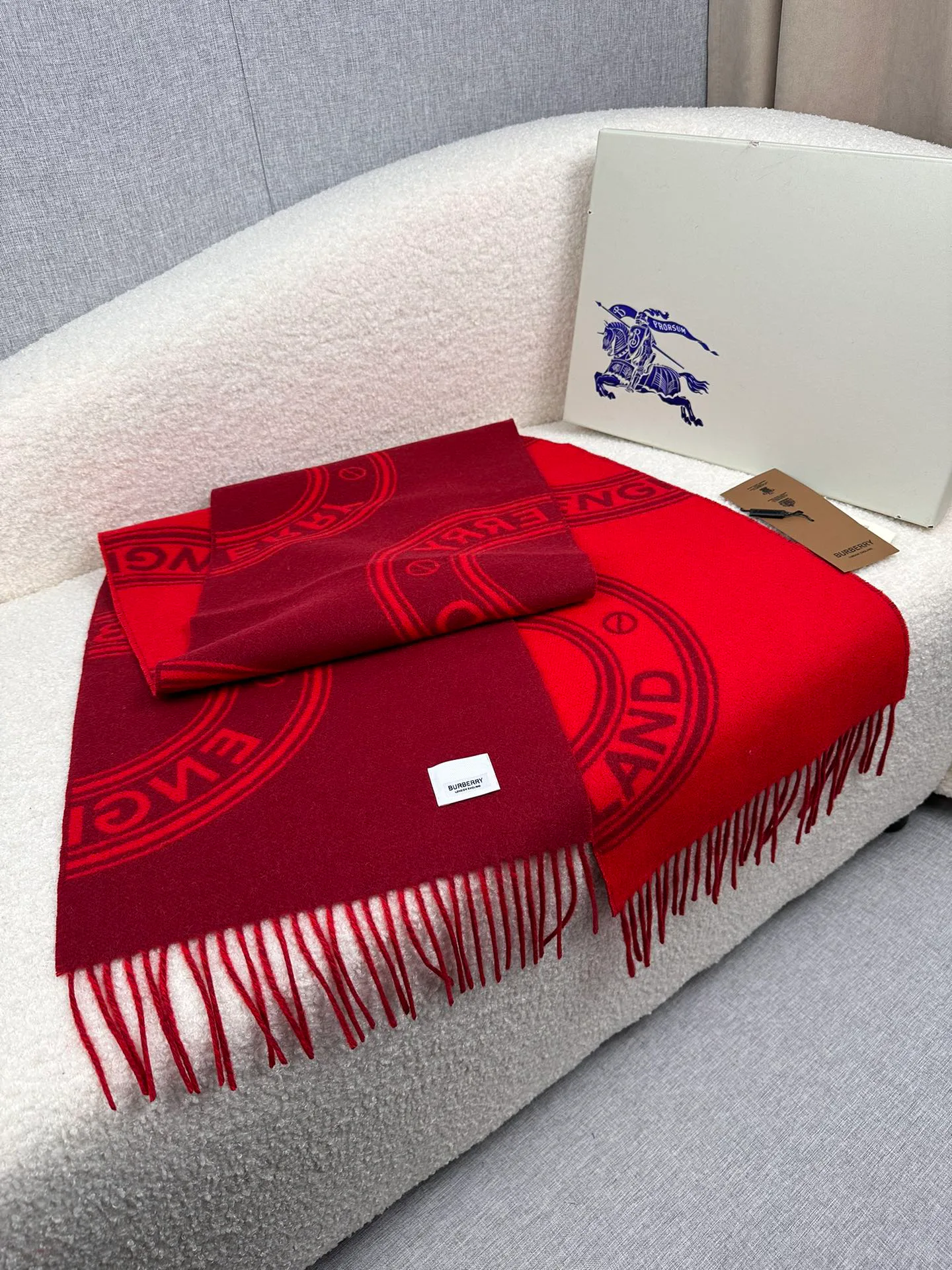 Шарфы Burberry 920472
