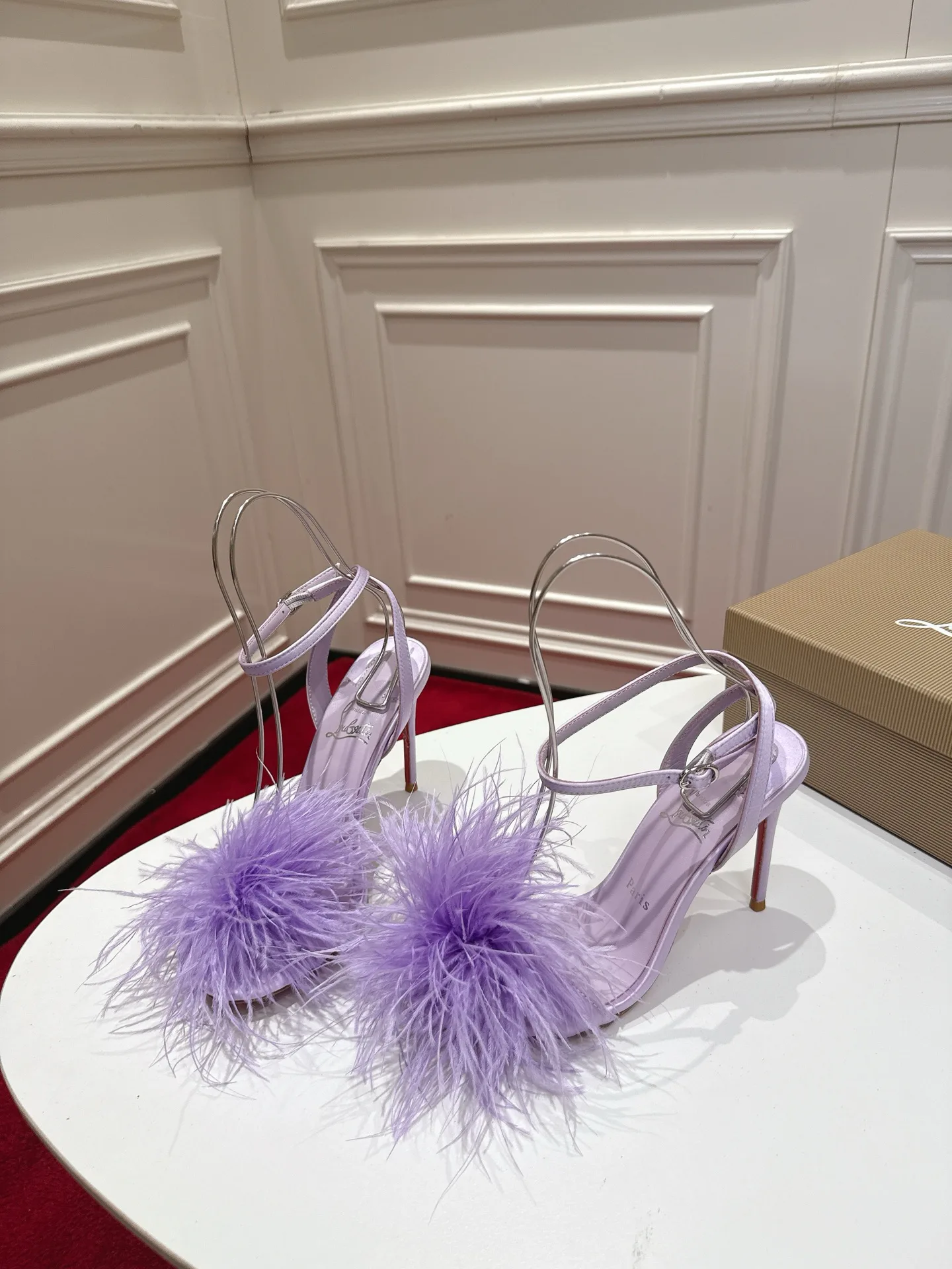 Туфли Женские Christian Louboutin 16920367