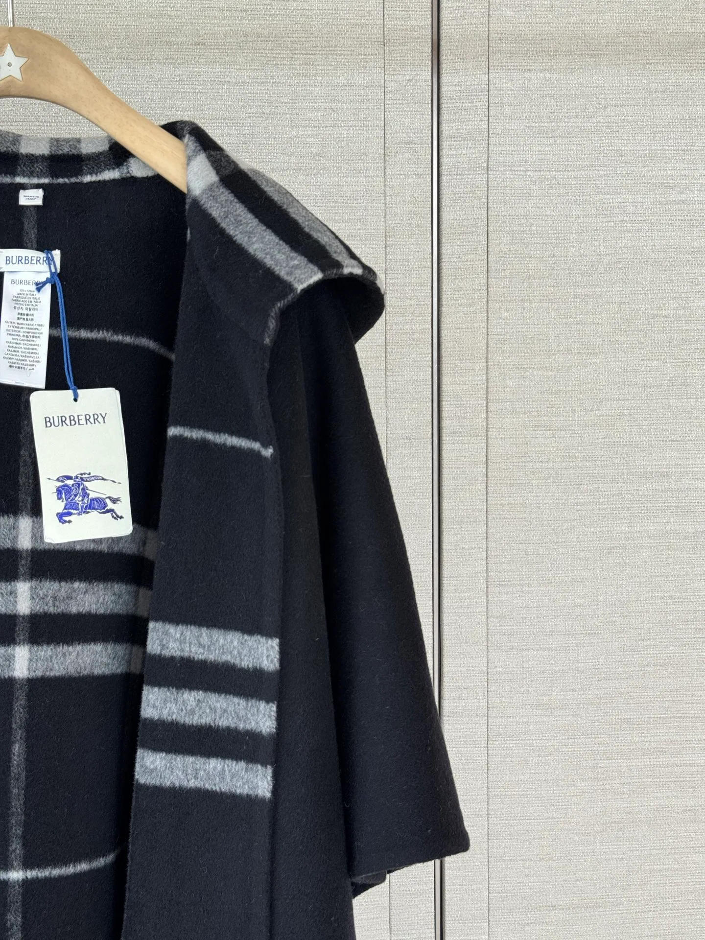 Пальто Женские Burberry 19175040