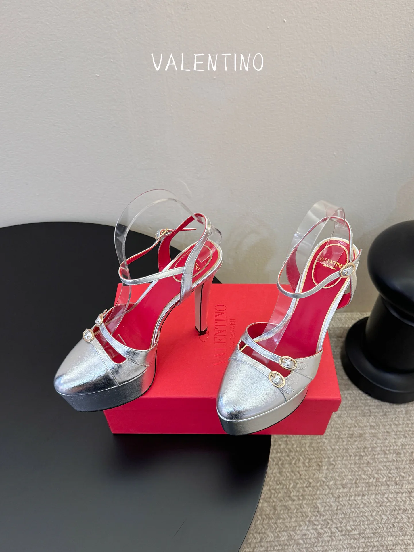 Босоножки Женские Valentino 11633139