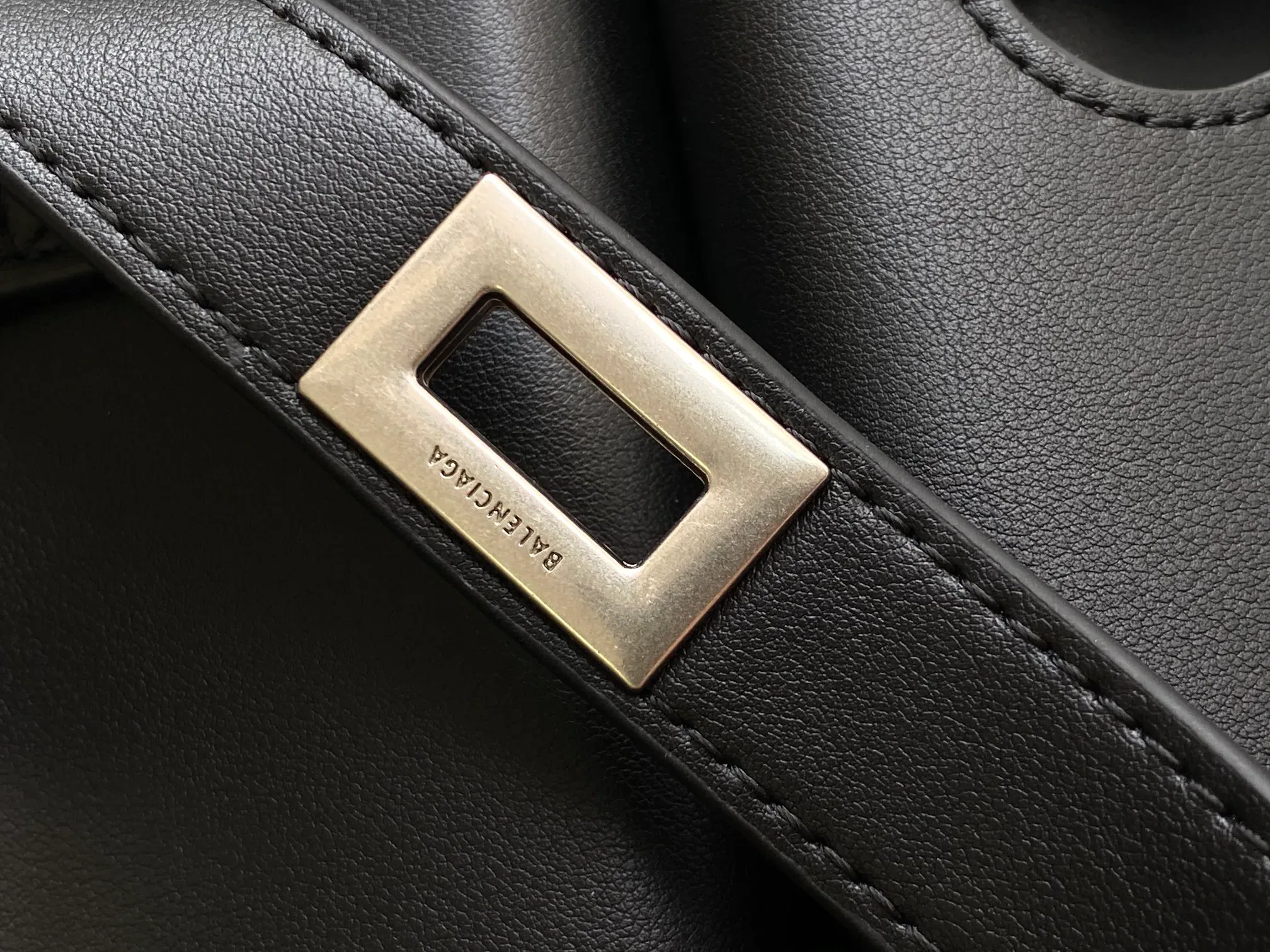 Сумки На Ремне Женские Balenciaga 84614