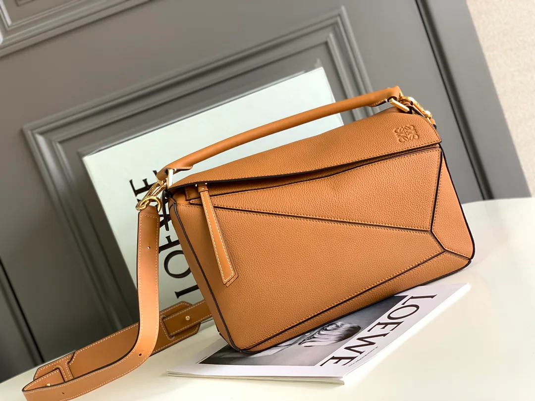 Классические Сумки Женские Loewe 11674569