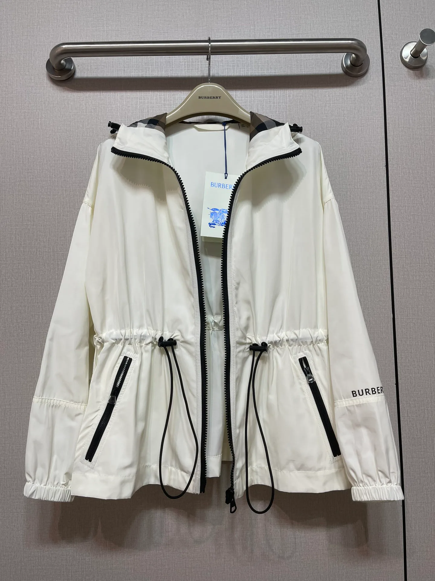 Куртки И Пуховики Женские Burberry 11012020