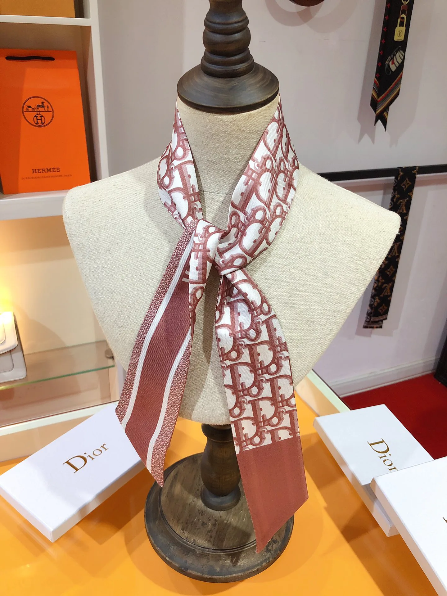 Платки Christian Dior 11882976