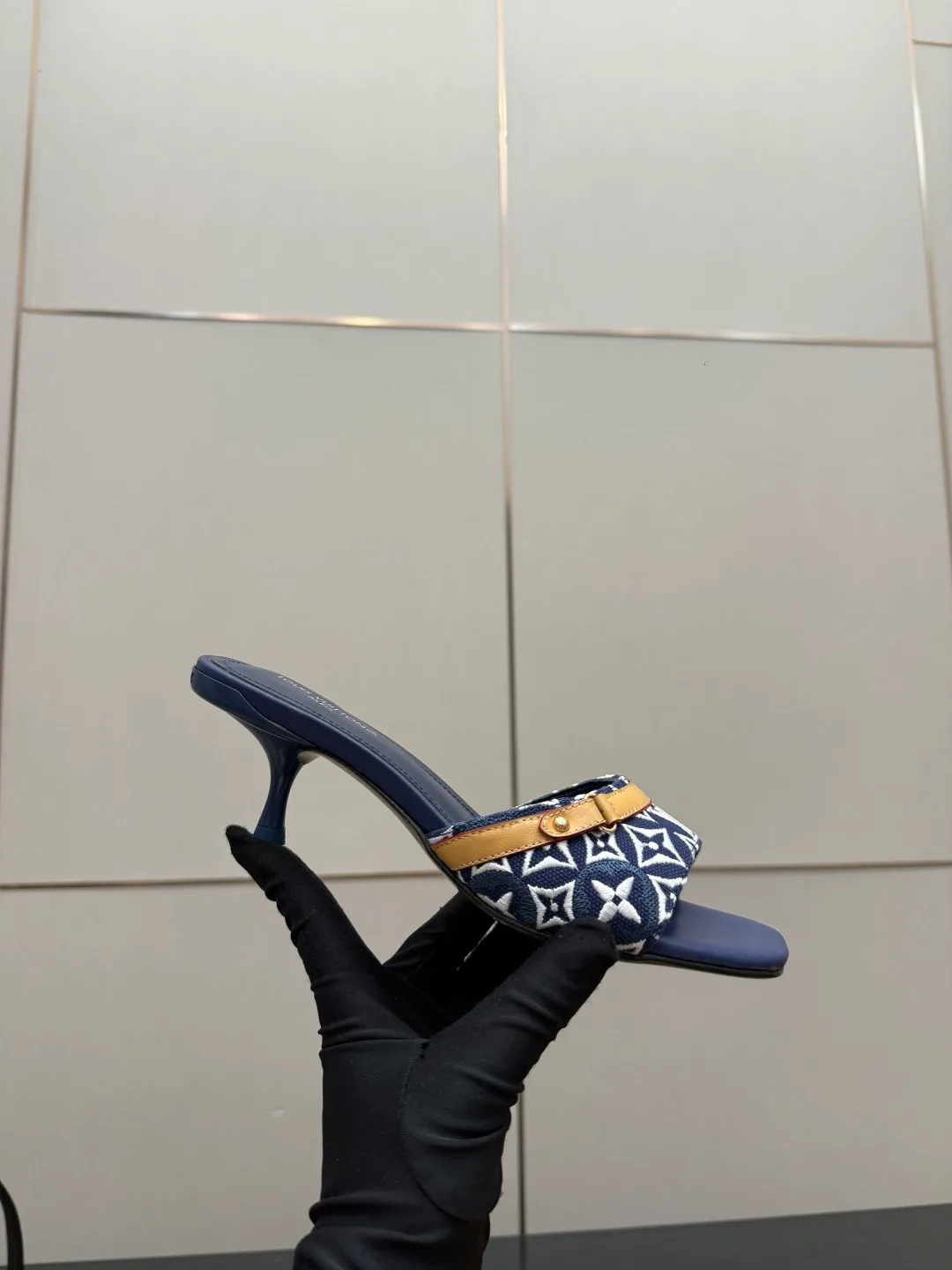 Босоножки Женские Louis Vuitton 1874541