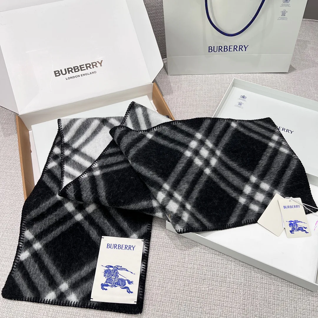 Шарфы Burberry 17945216