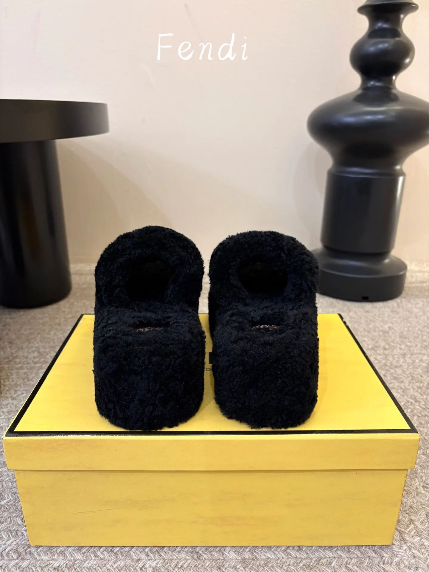 Тапочки Женские Fendi 18132911