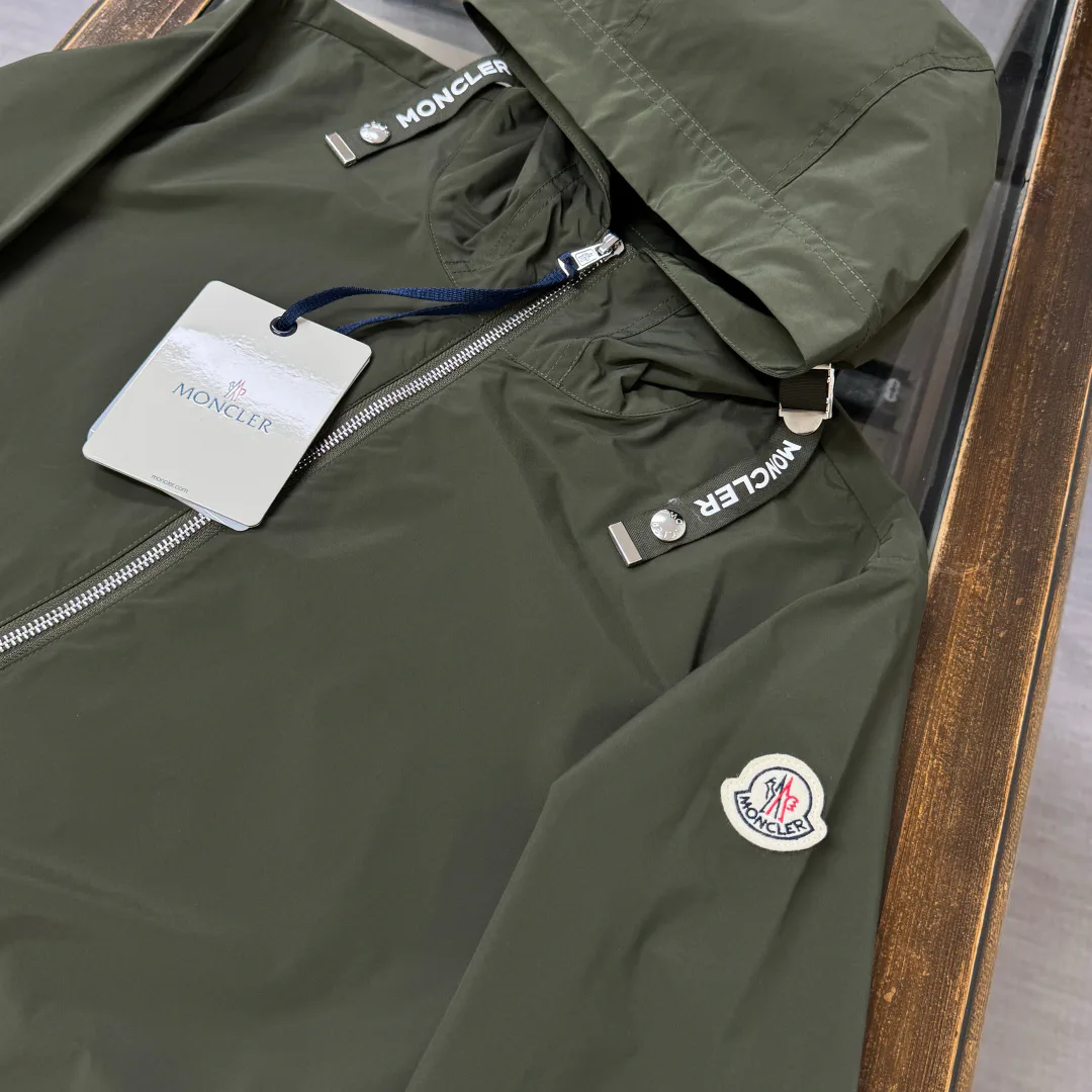 Куртки И Пуховики Женские Moncler 18416528