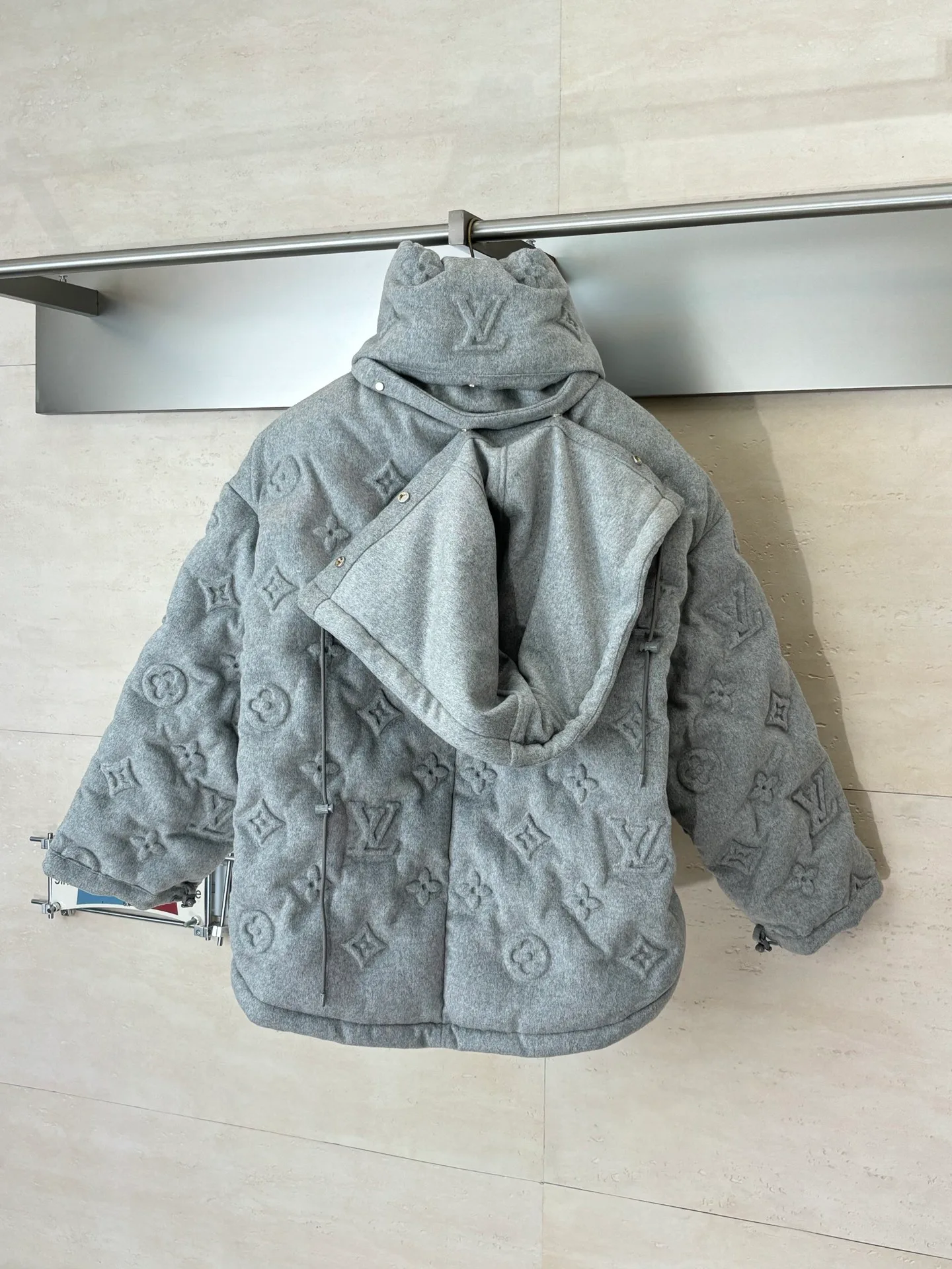 Куртки И Пуховики Женские Louis Vuitton 274538