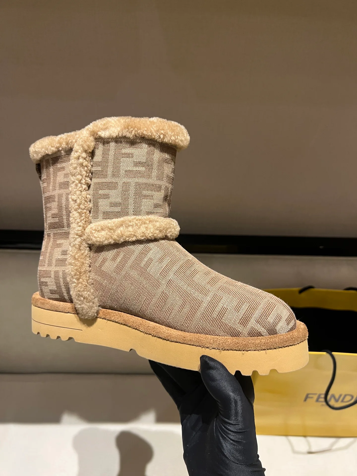 Угги Женские Fendi 1920348