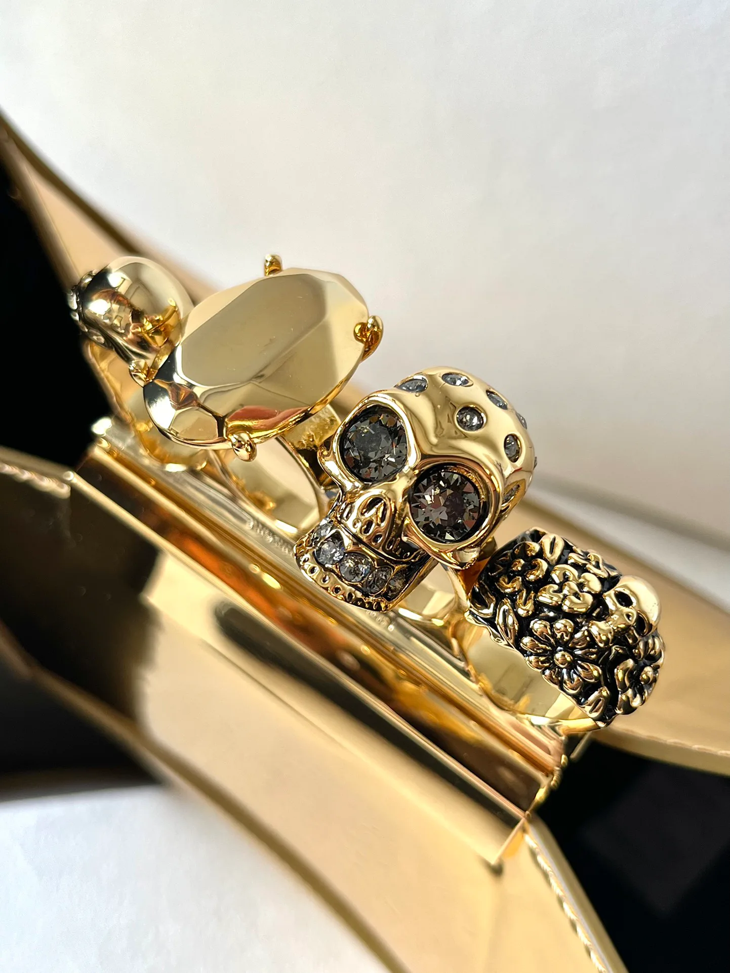 Сумки На Ремне Женские Alexander Mcqueen 11472509