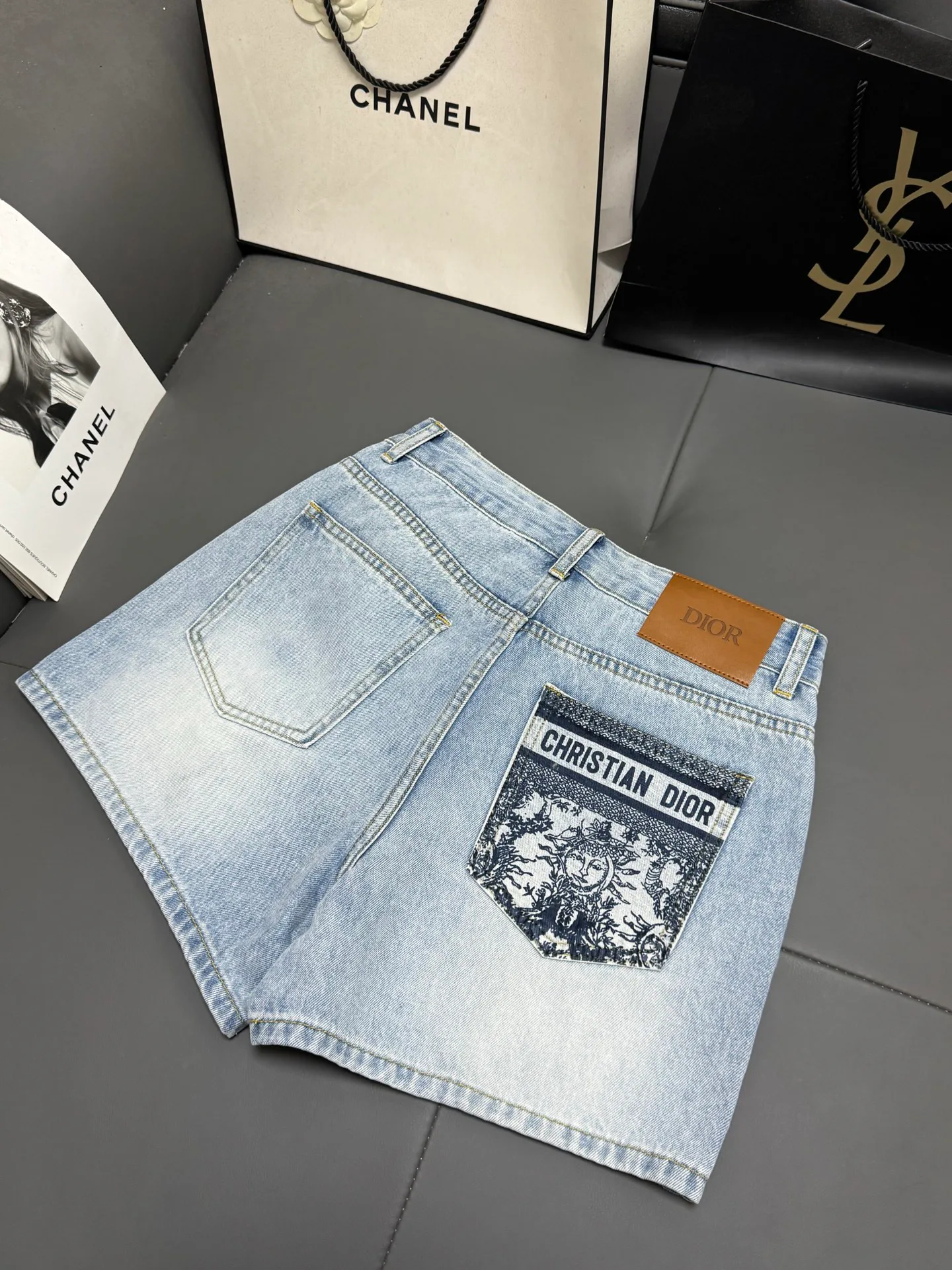 Шорты Женские Christian Dior 12705573