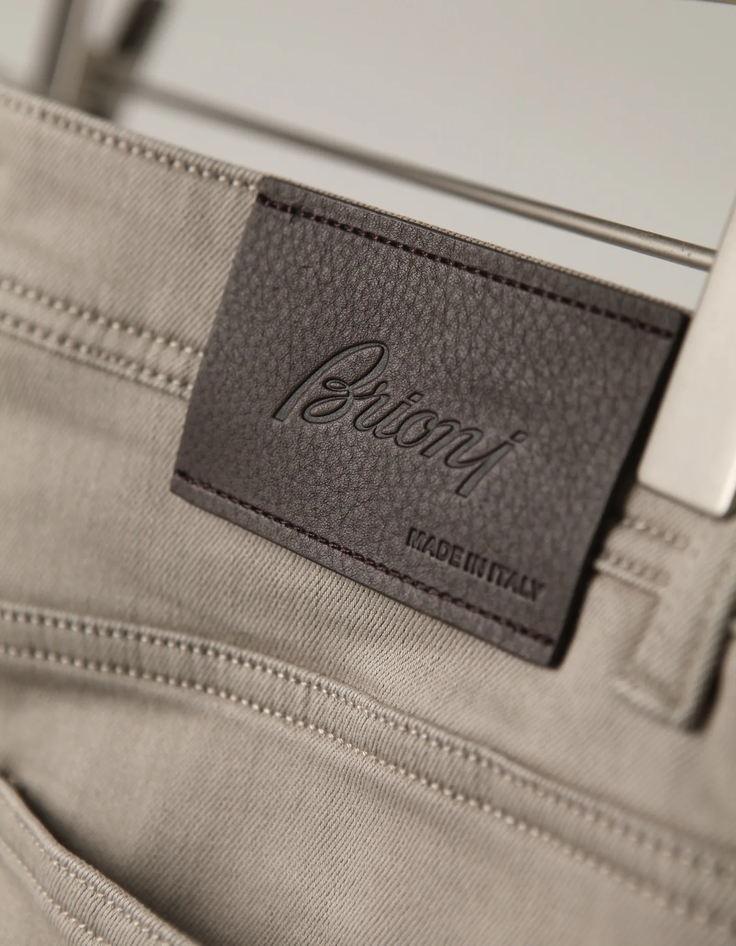 Джинсы Мужские Brioni 18368973