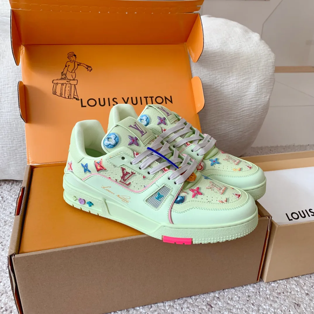 Кроссовки Женские Louis Vuitton 10290579