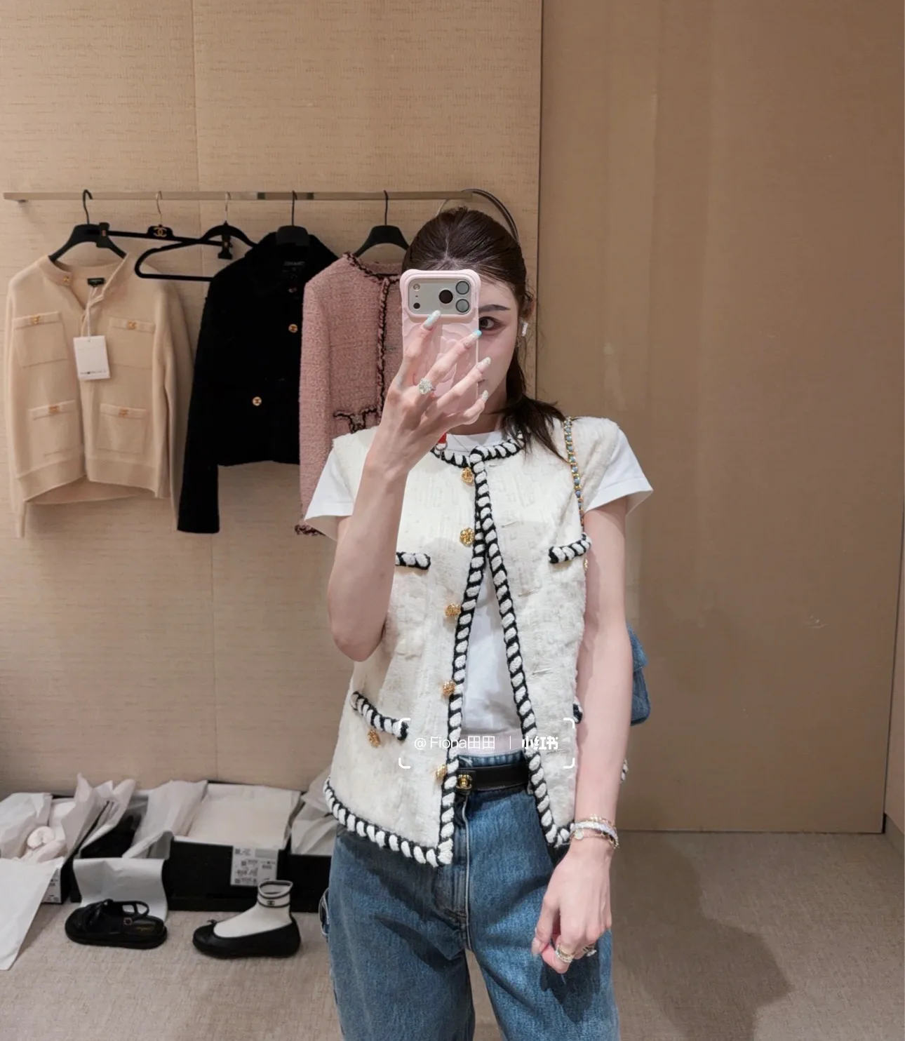 Жилеты Женские Chanel 18653887