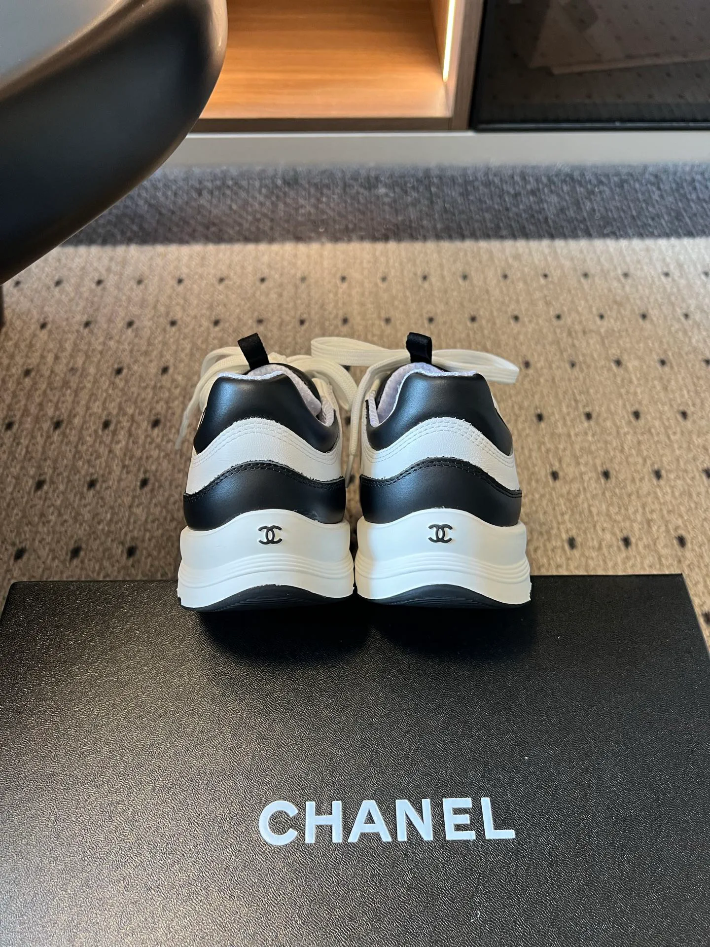 Кроссовки Женские Chanel 18726912