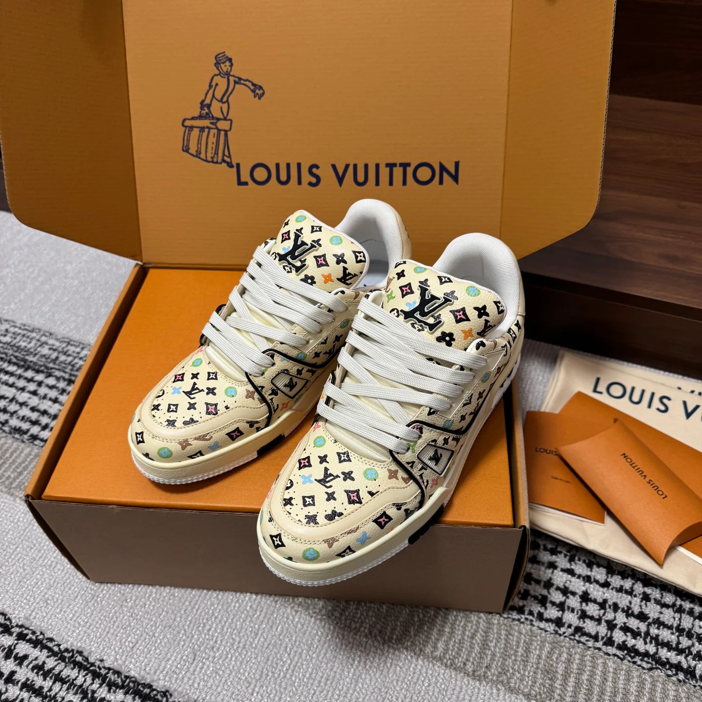 Кроссовки Женские Louis Vuitton 1546791