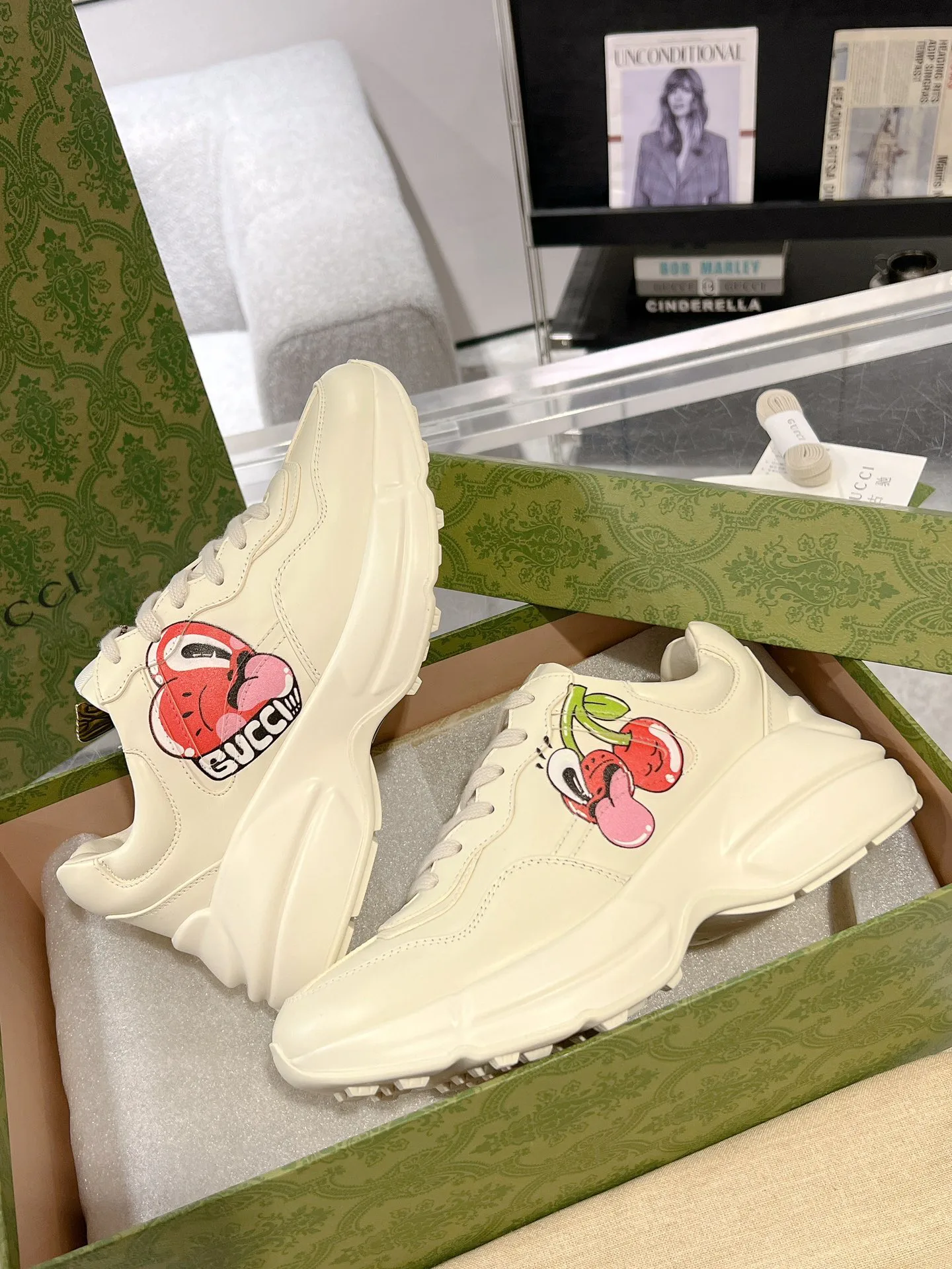 Кроссовки Женские Gucci 173874