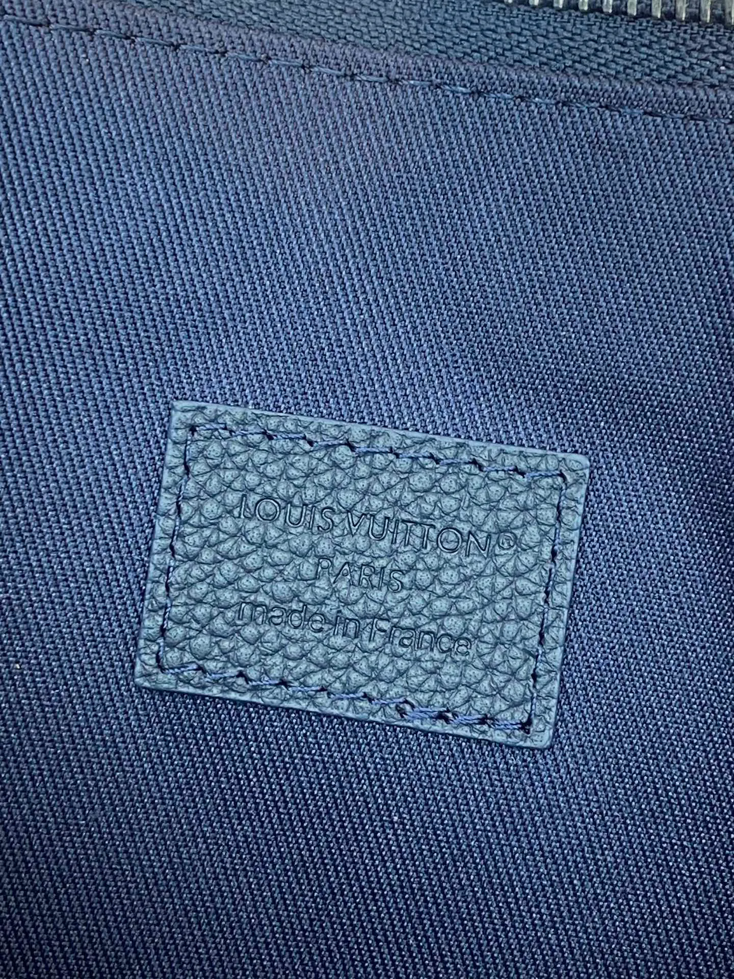 Клатчи Женские Louis Vuitton 1923338