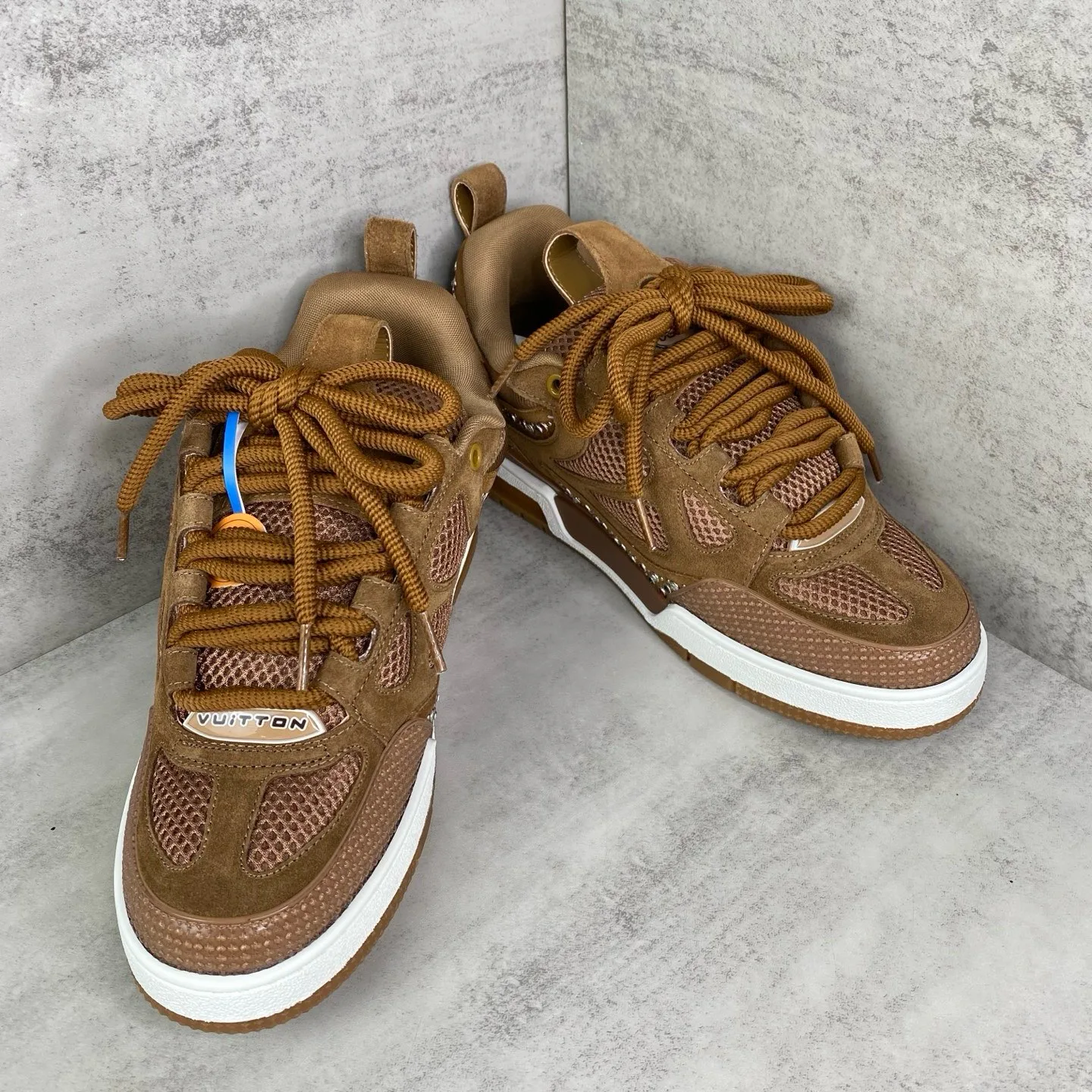 Кроссовки Женские Louis Vuitton 18747235