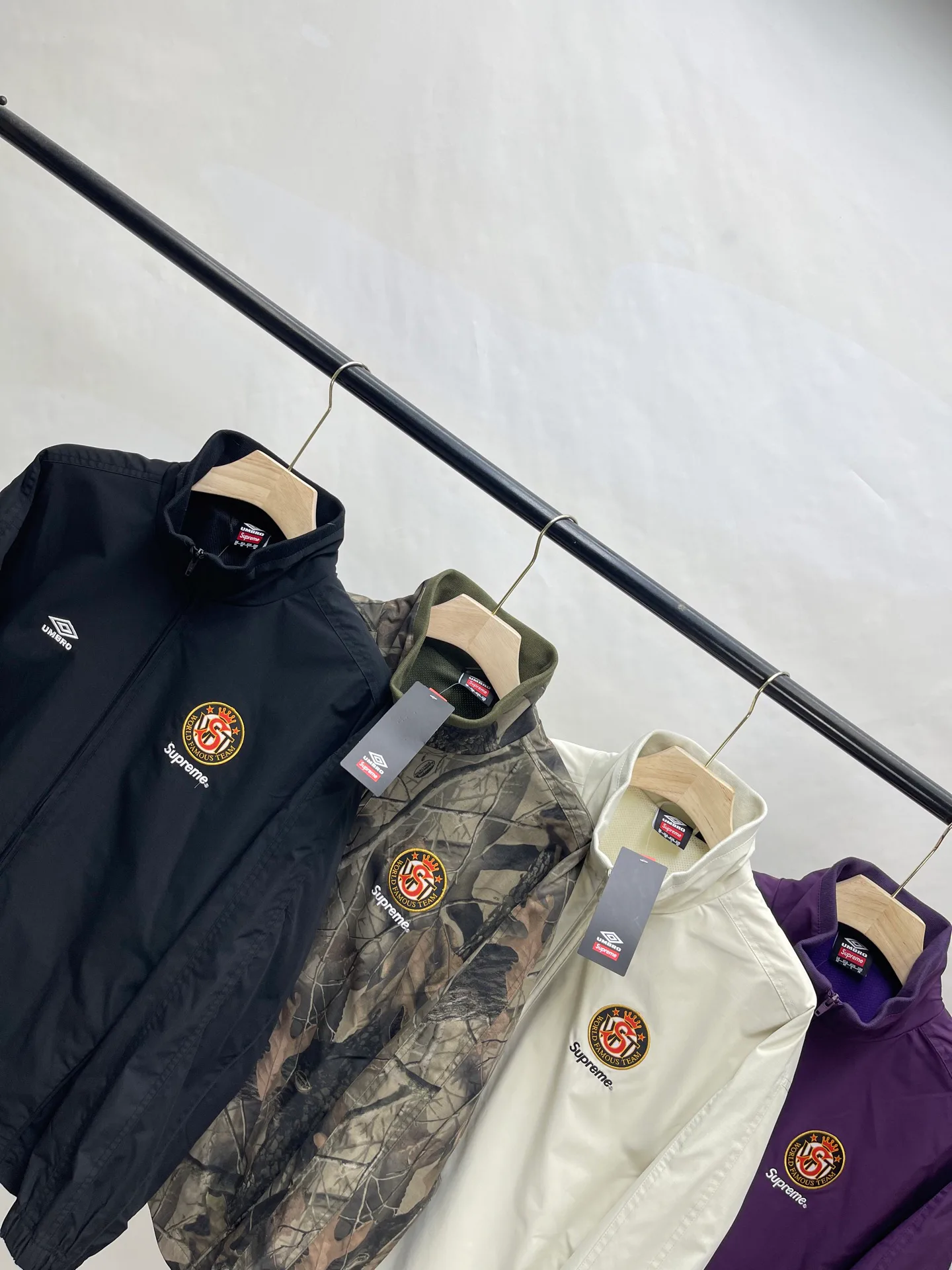 Куртки И Пуховики Мужские Supreme 12640952