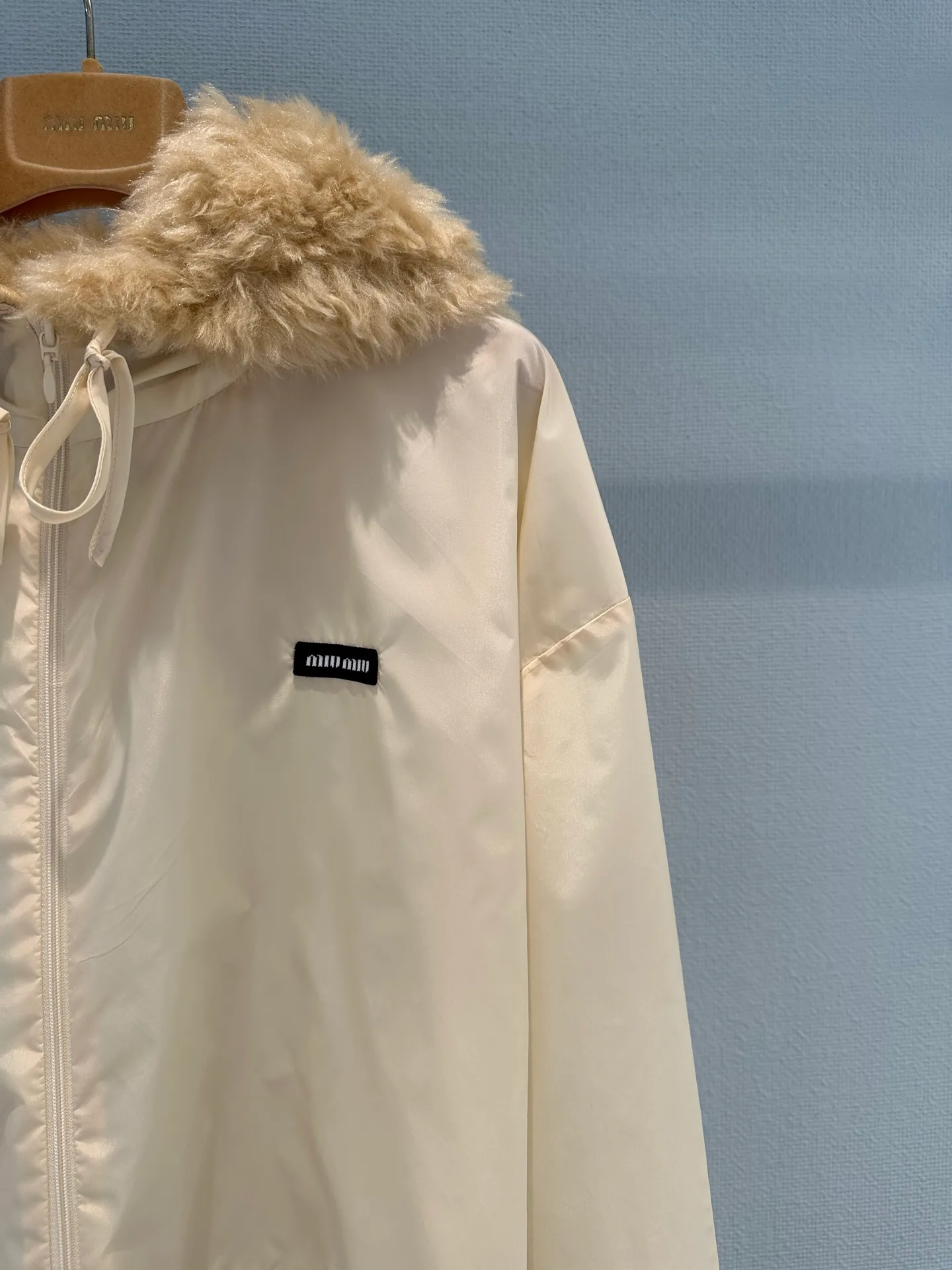 Куртки И Пуховики Женские Miu Miu 18114619