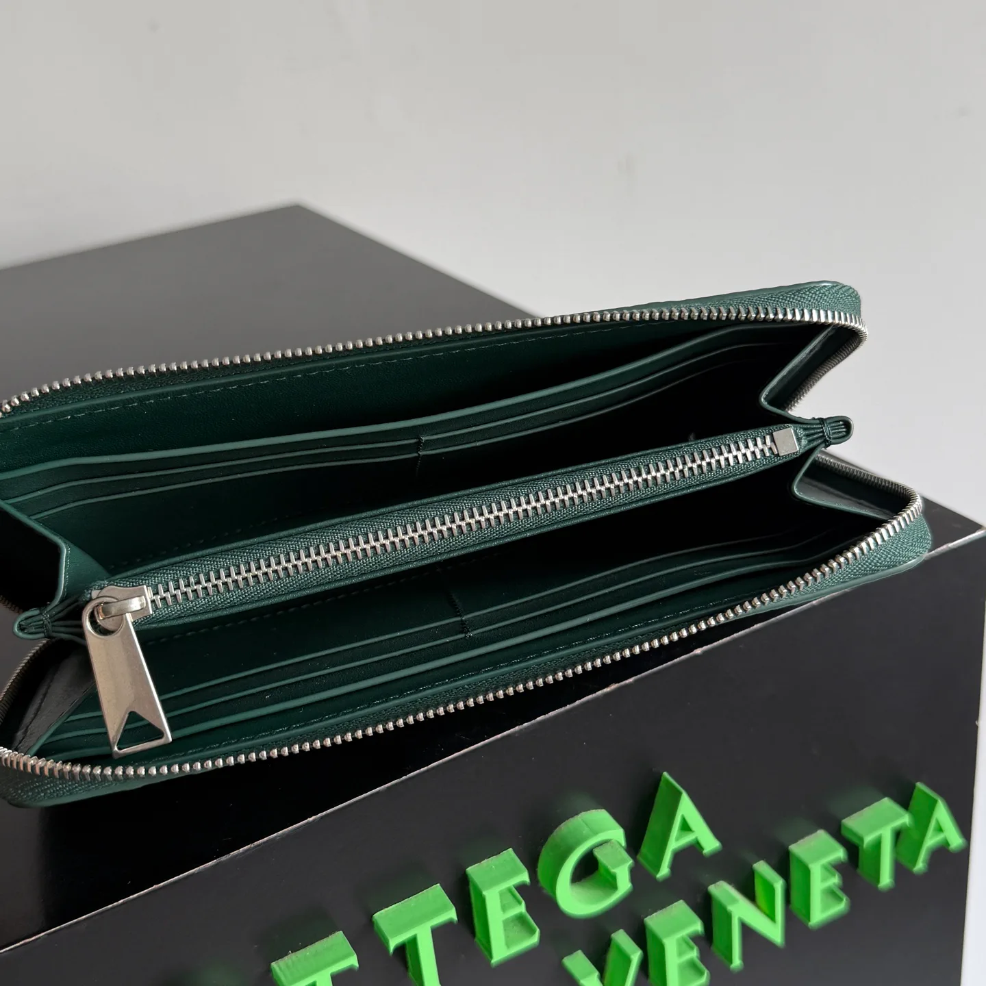 Клатчи Женские Bottega Veneta 18215077