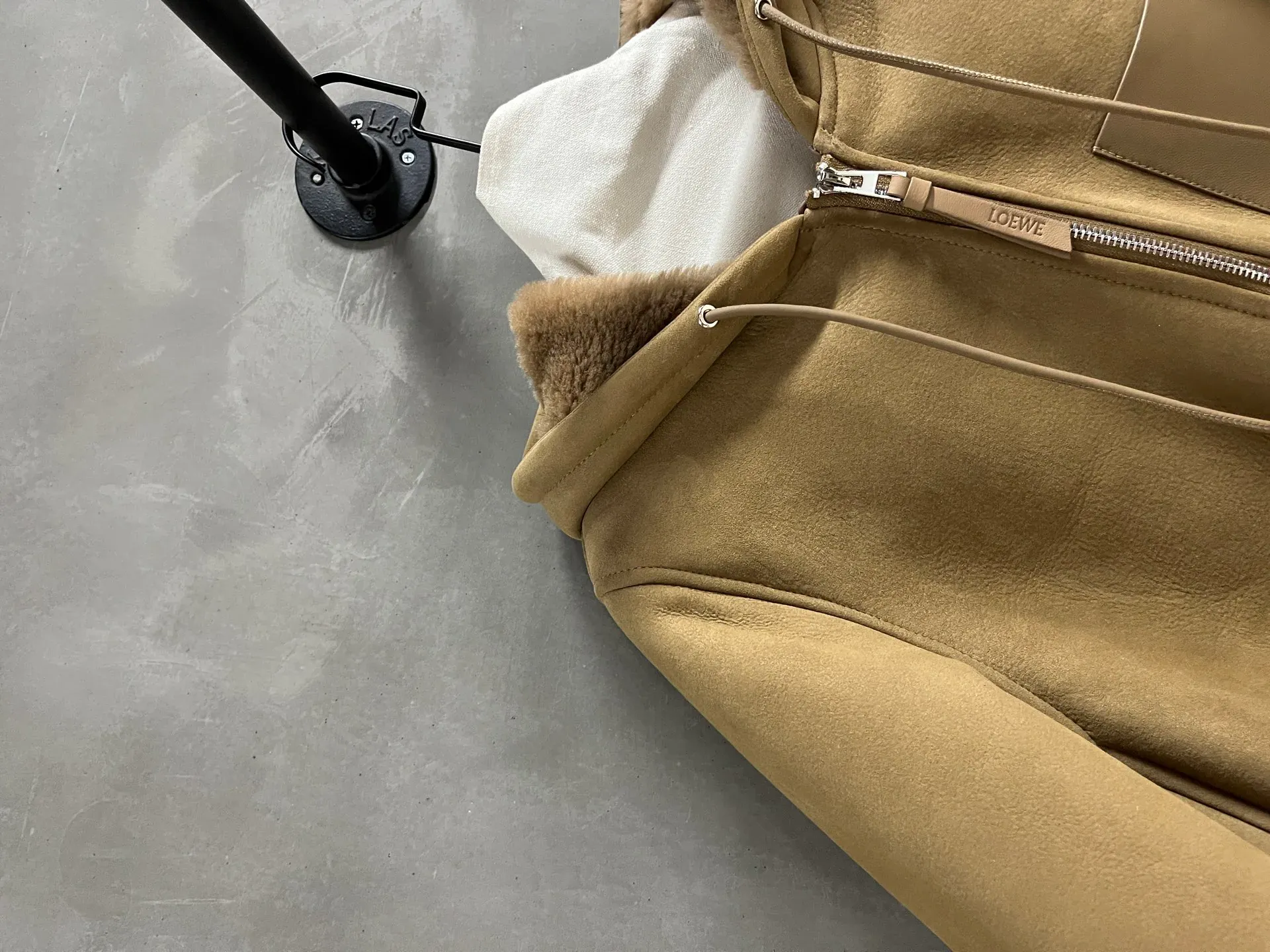 Куртки И Пуховики Женские Loewe 202418