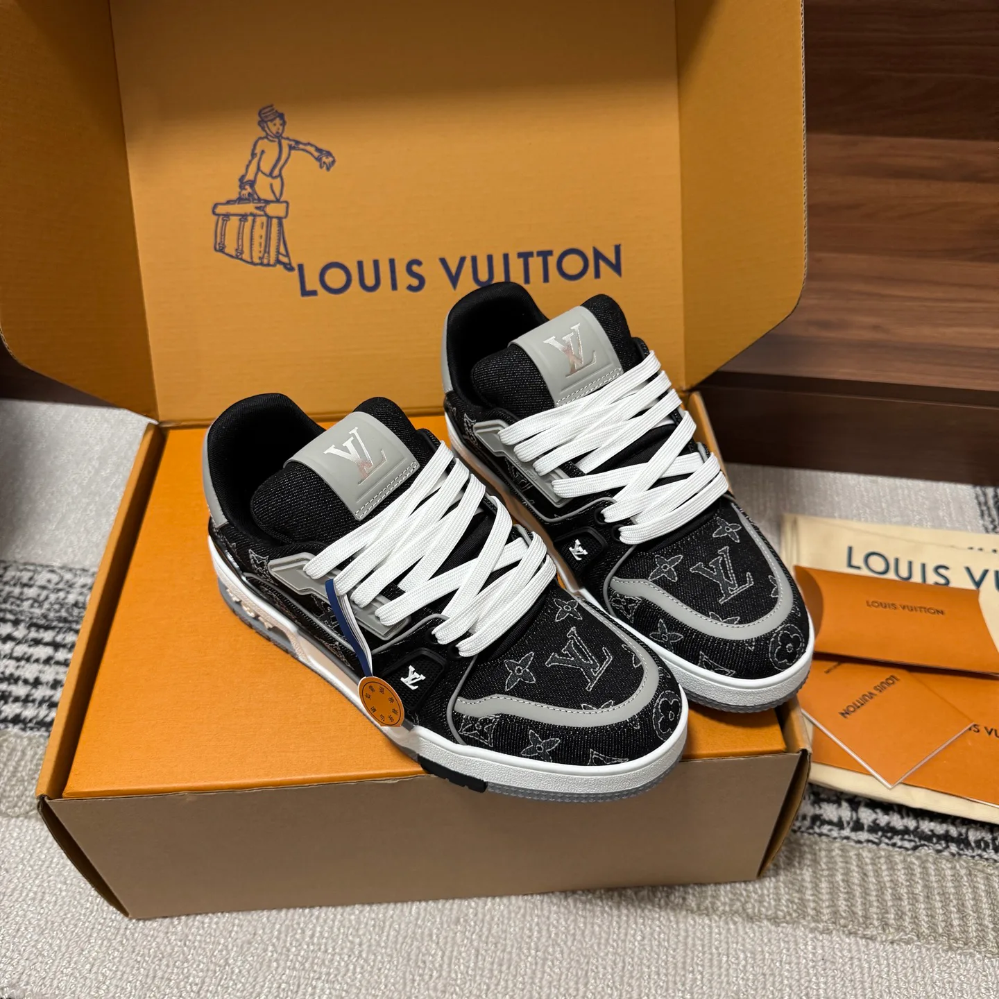 Кроссовки Женские Louis Vuitton 1546757