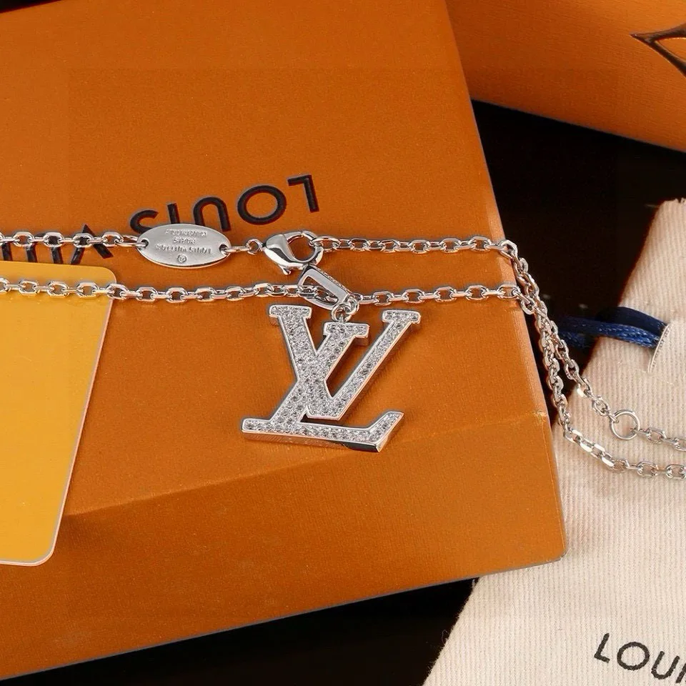 Бижутерия Louis Vuitton 17477424