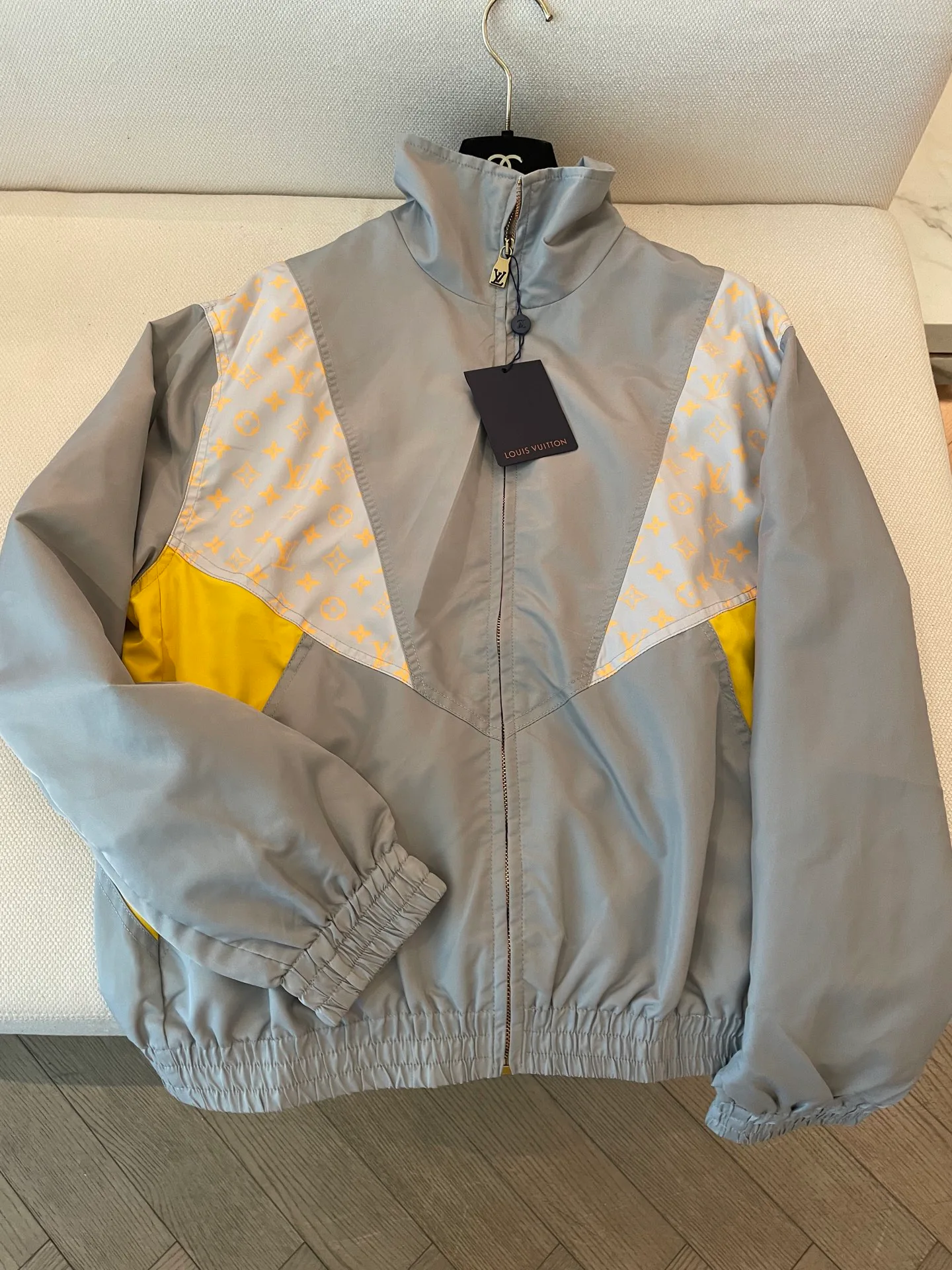 Куртки И Пуховики Женские Louis Vuitton 11466842