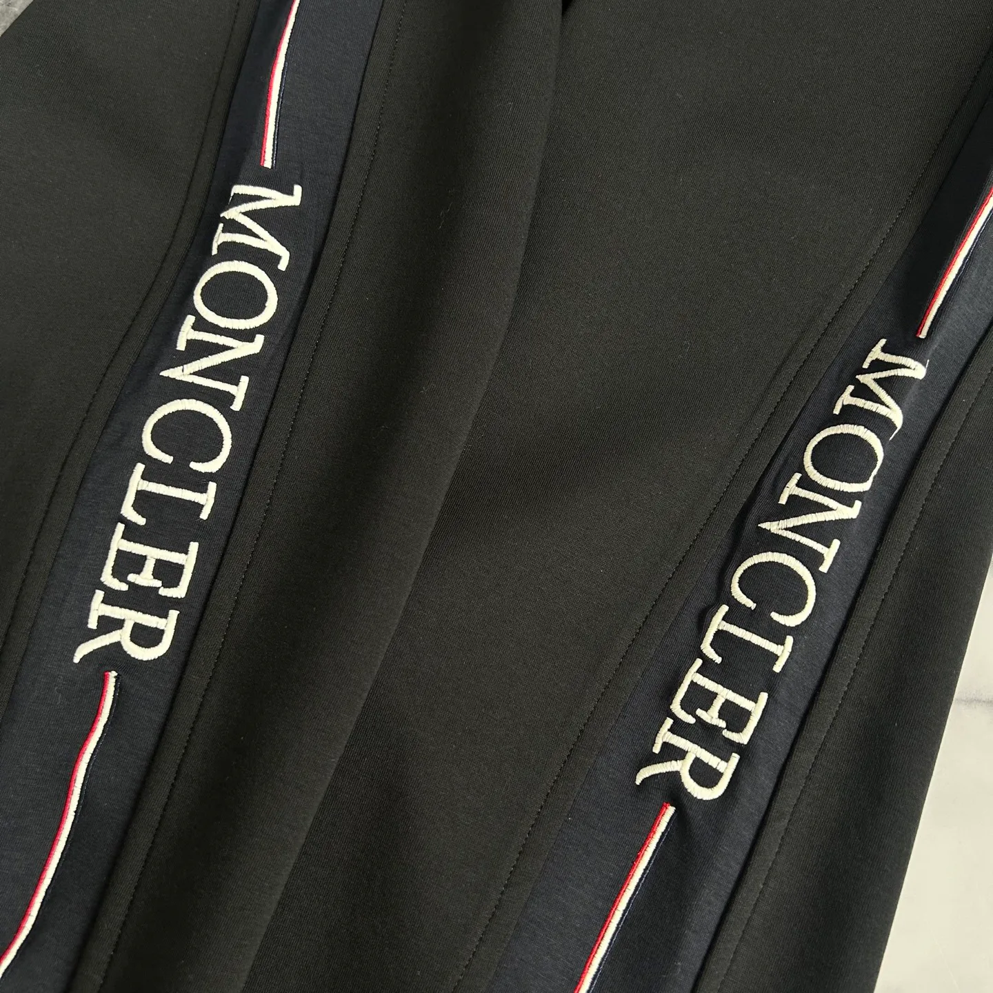 Брюки Мужские Moncler 17642137