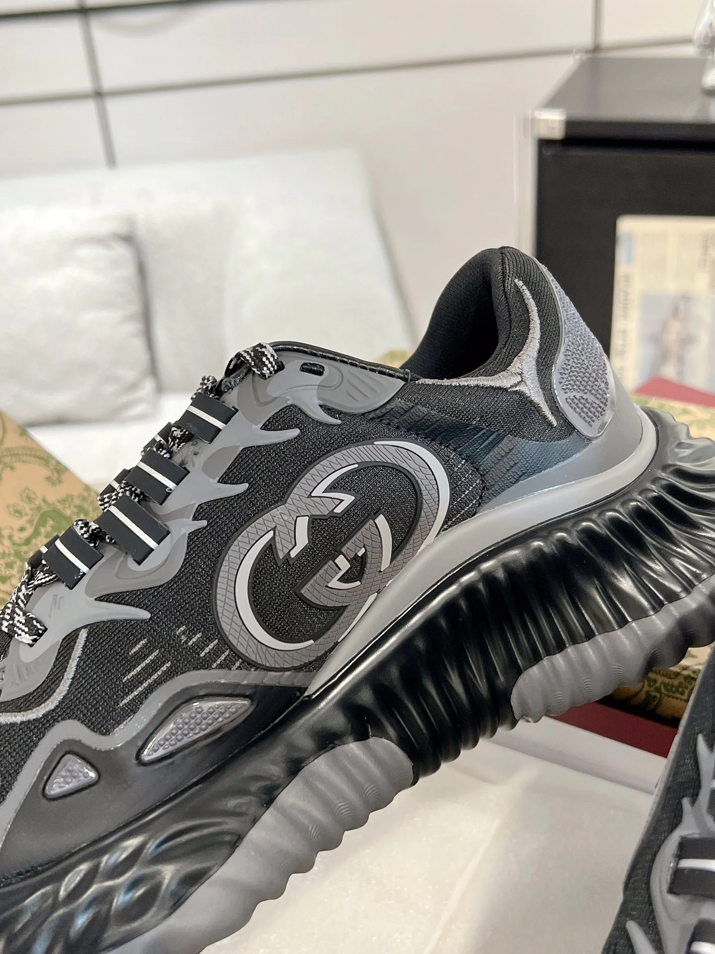 Кроссовки Женские Gucci 30751