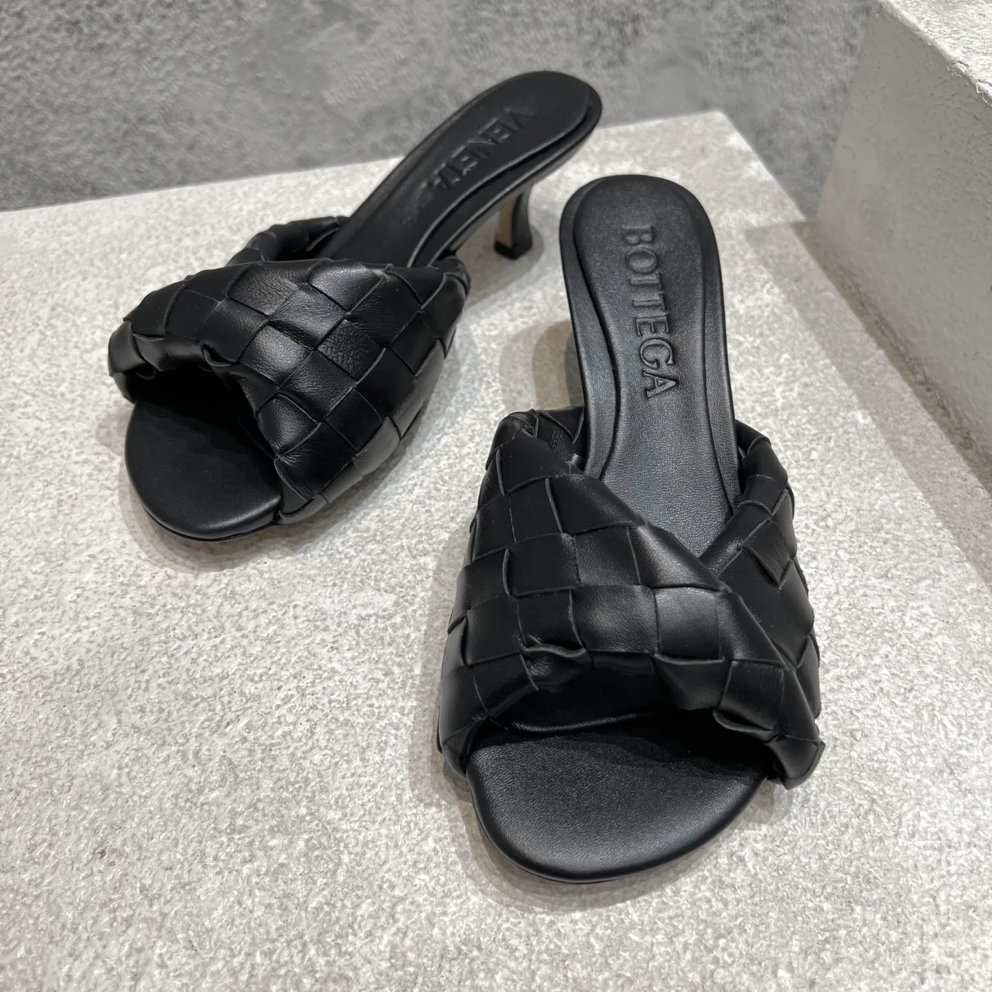 Босоножки Женские Bottega Veneta 13960182