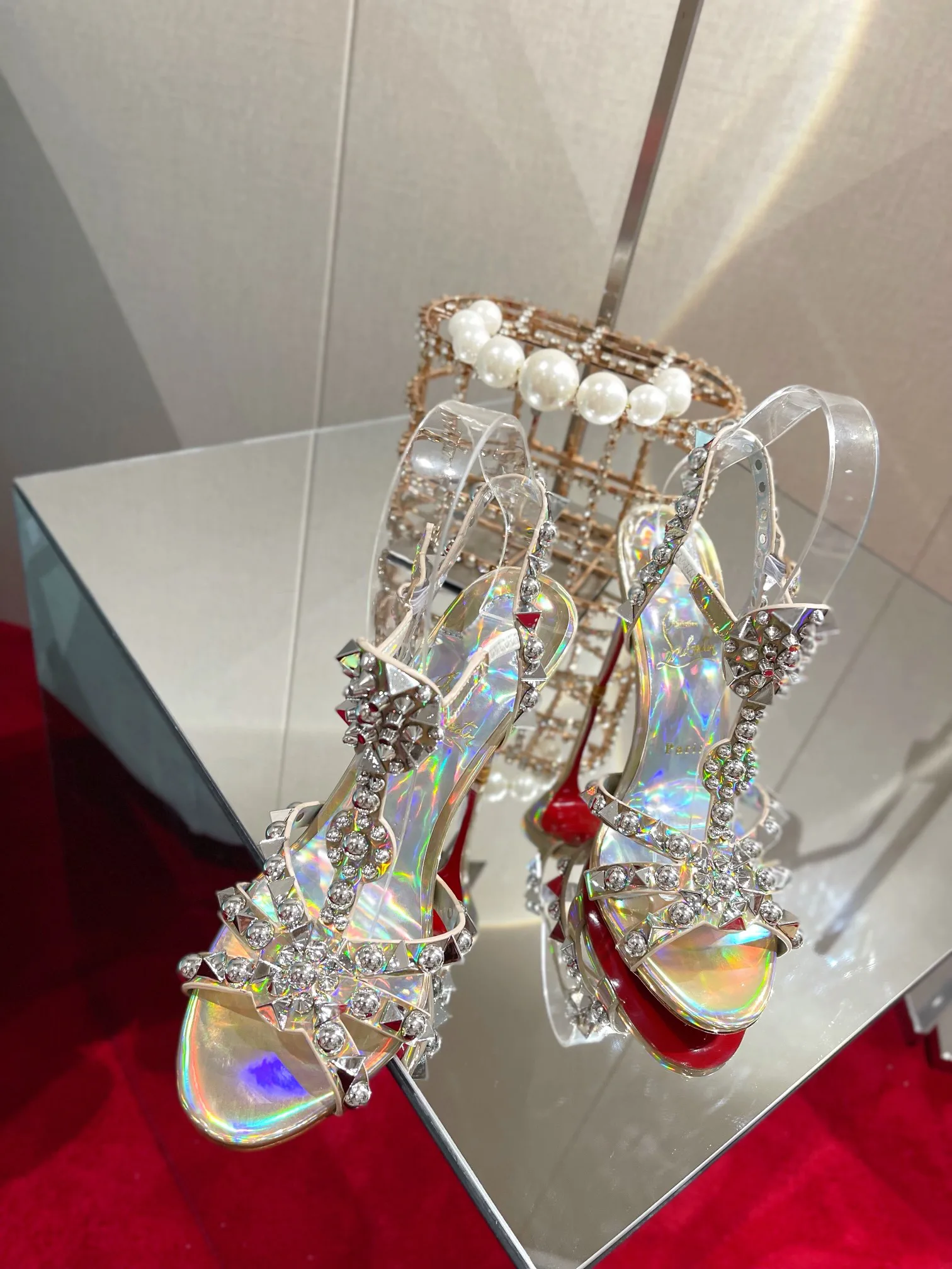 Босоножки Женские Christian Louboutin 14354213
