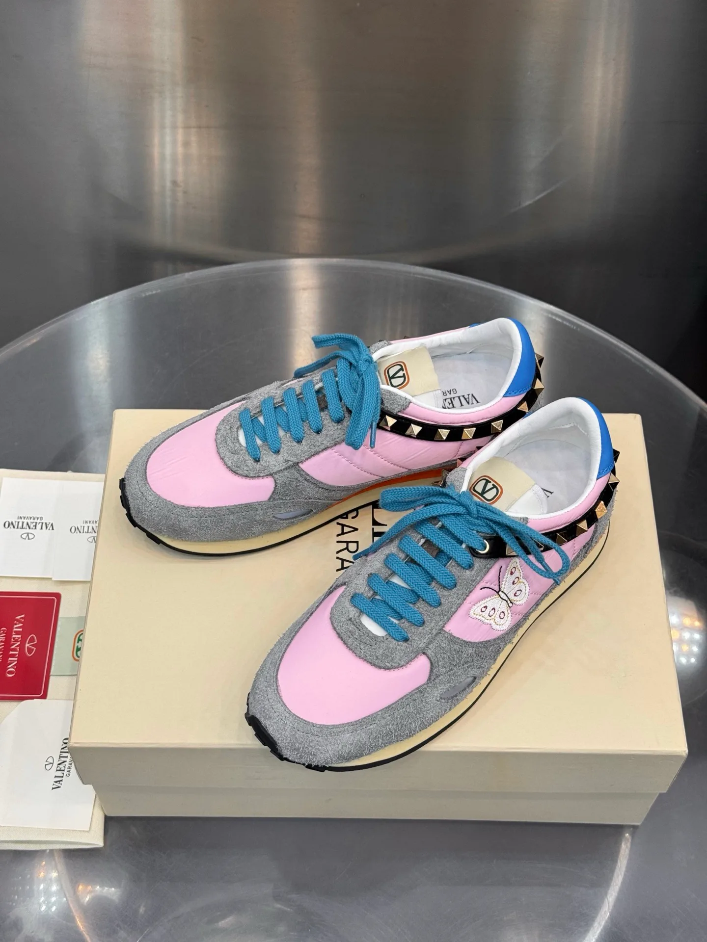 Кроссовки Женские Valentino 18202514