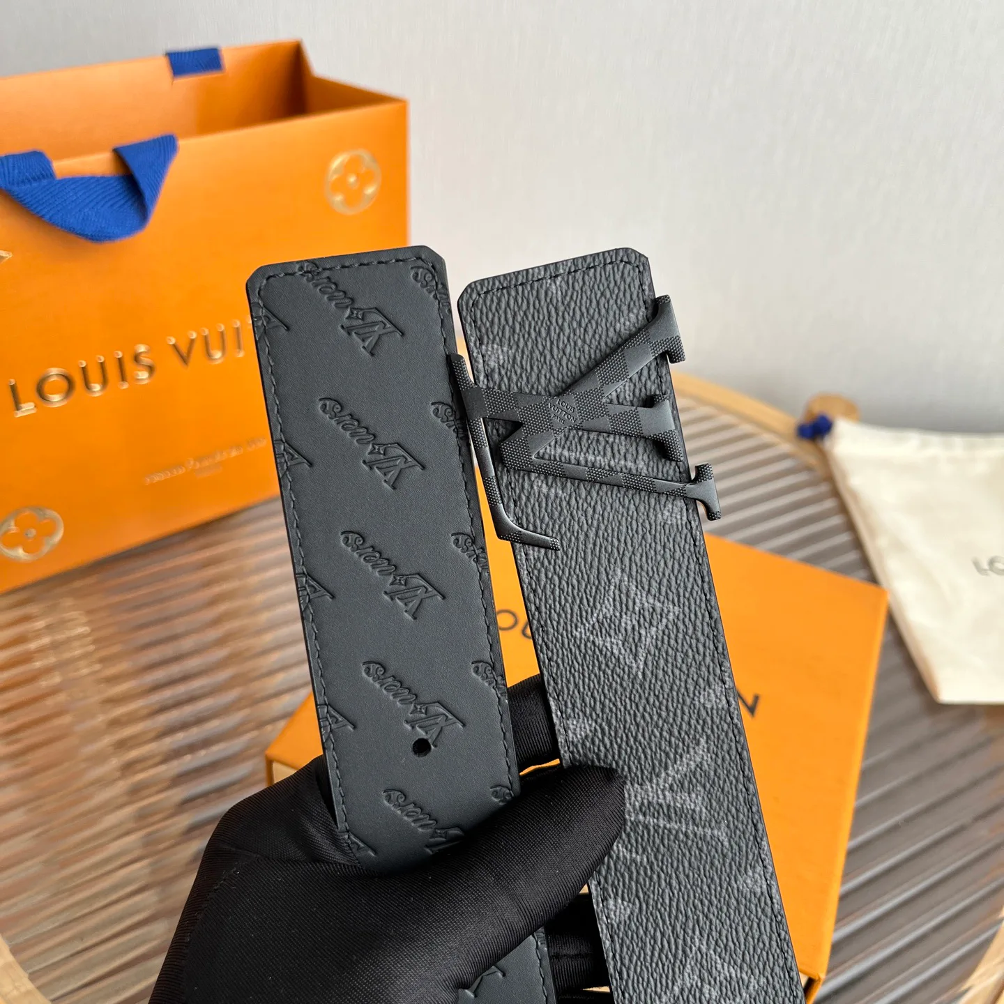 Ремни Louis Vuitton 10399060