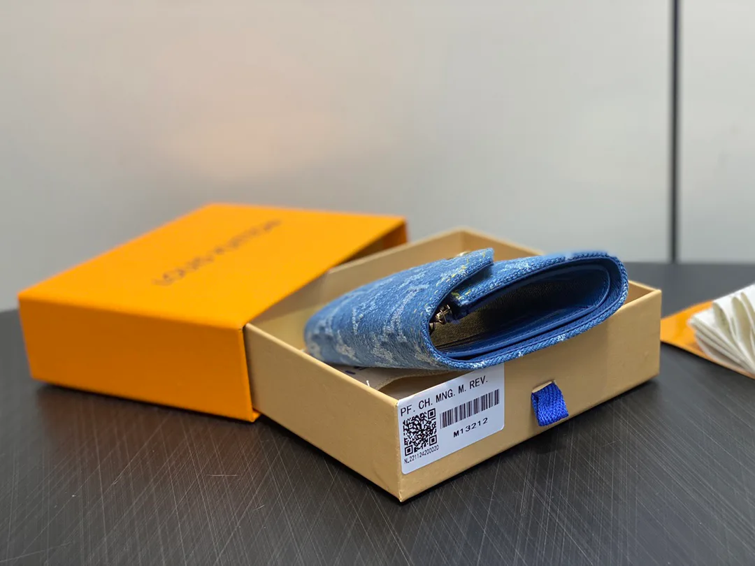 Клатчи Женские Louis Vuitton 11778092