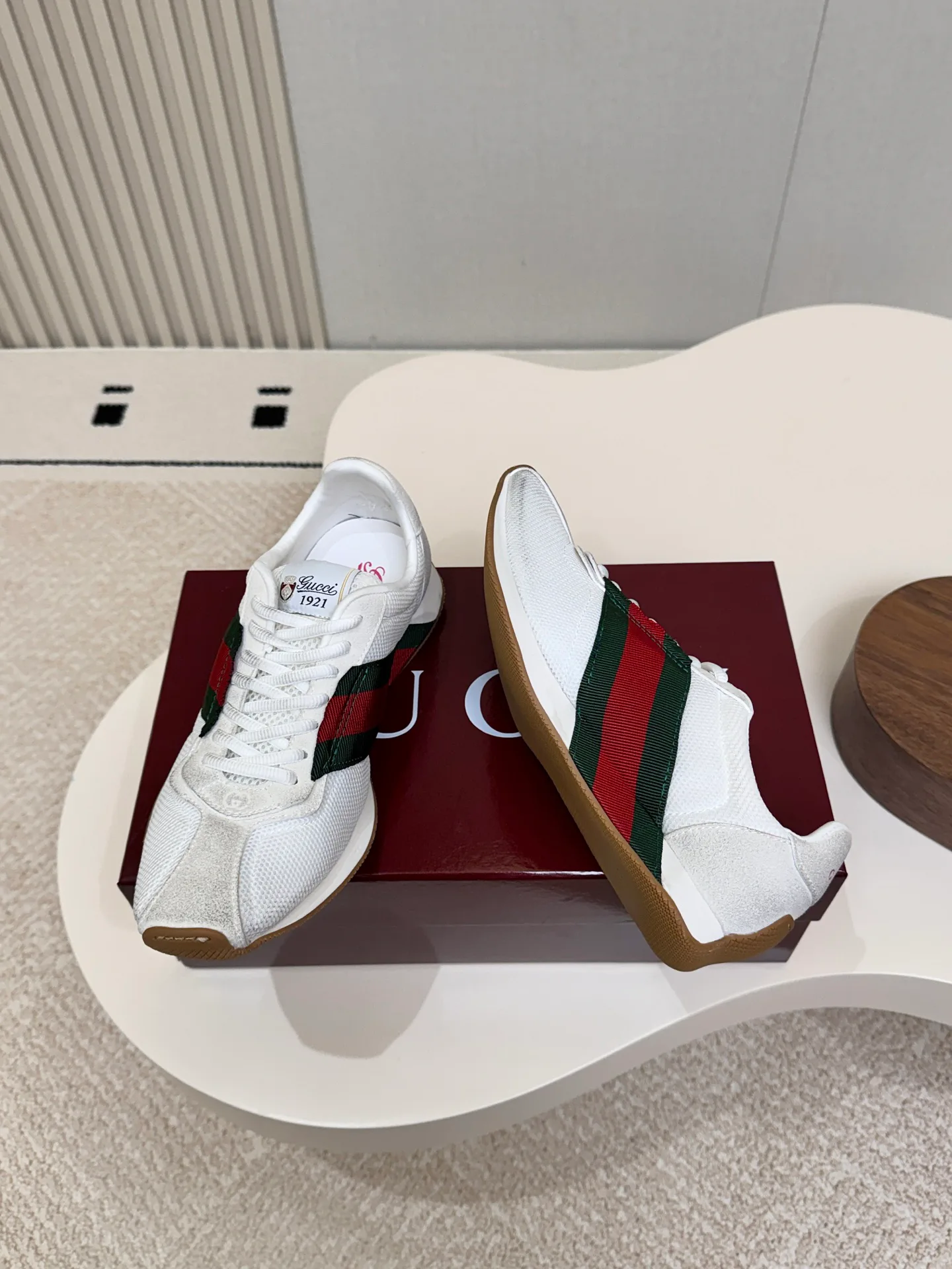Кроссовки Женские Gucci 19008674