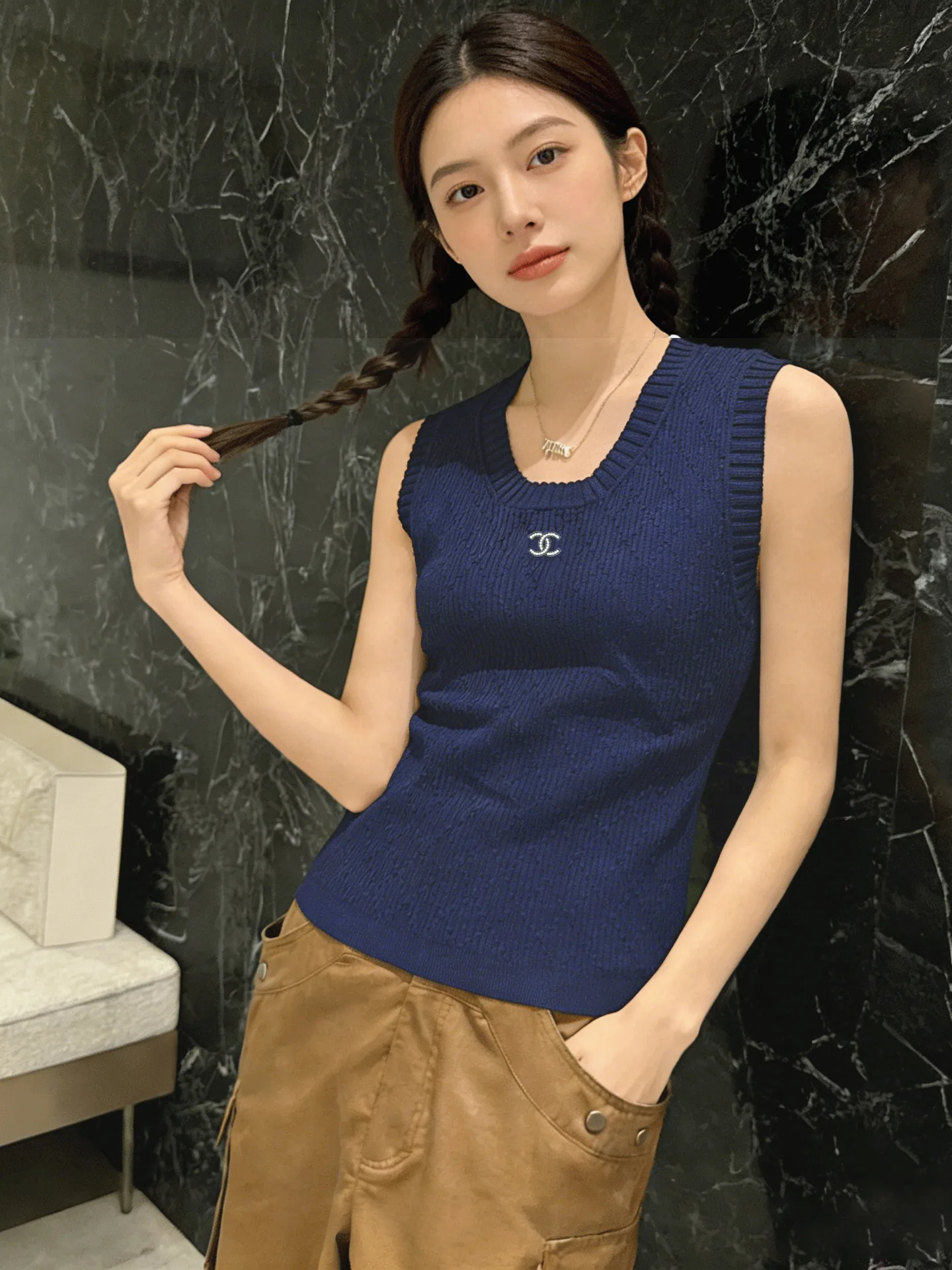 Жилеты Женские Chanel 11690375