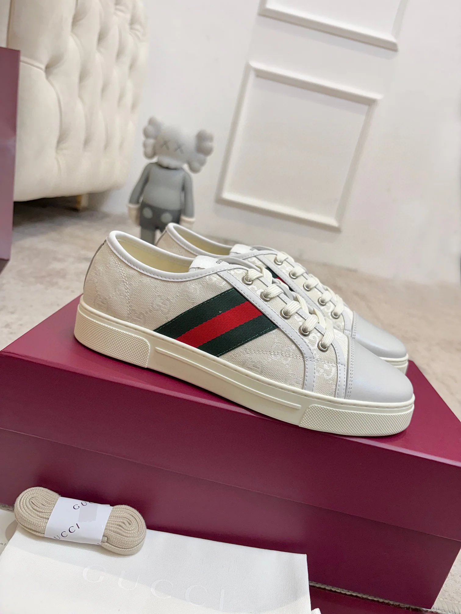 Кроссовки Женские Gucci 18901606