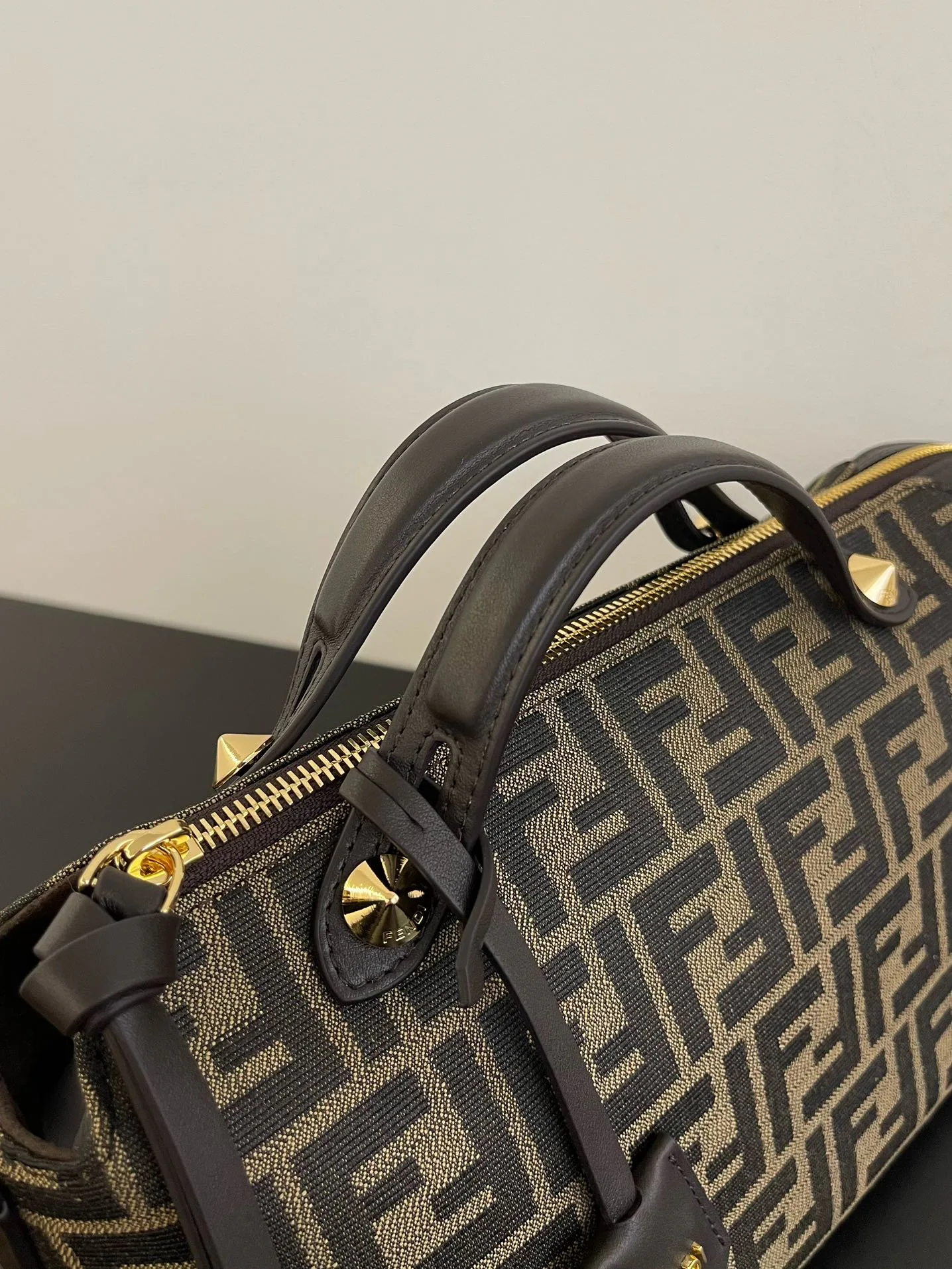 Классические Сумки Женские Fendi 10644799