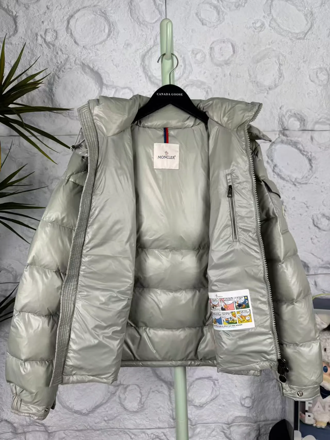 Куртки И Пуховики Женские Moncler 18048714