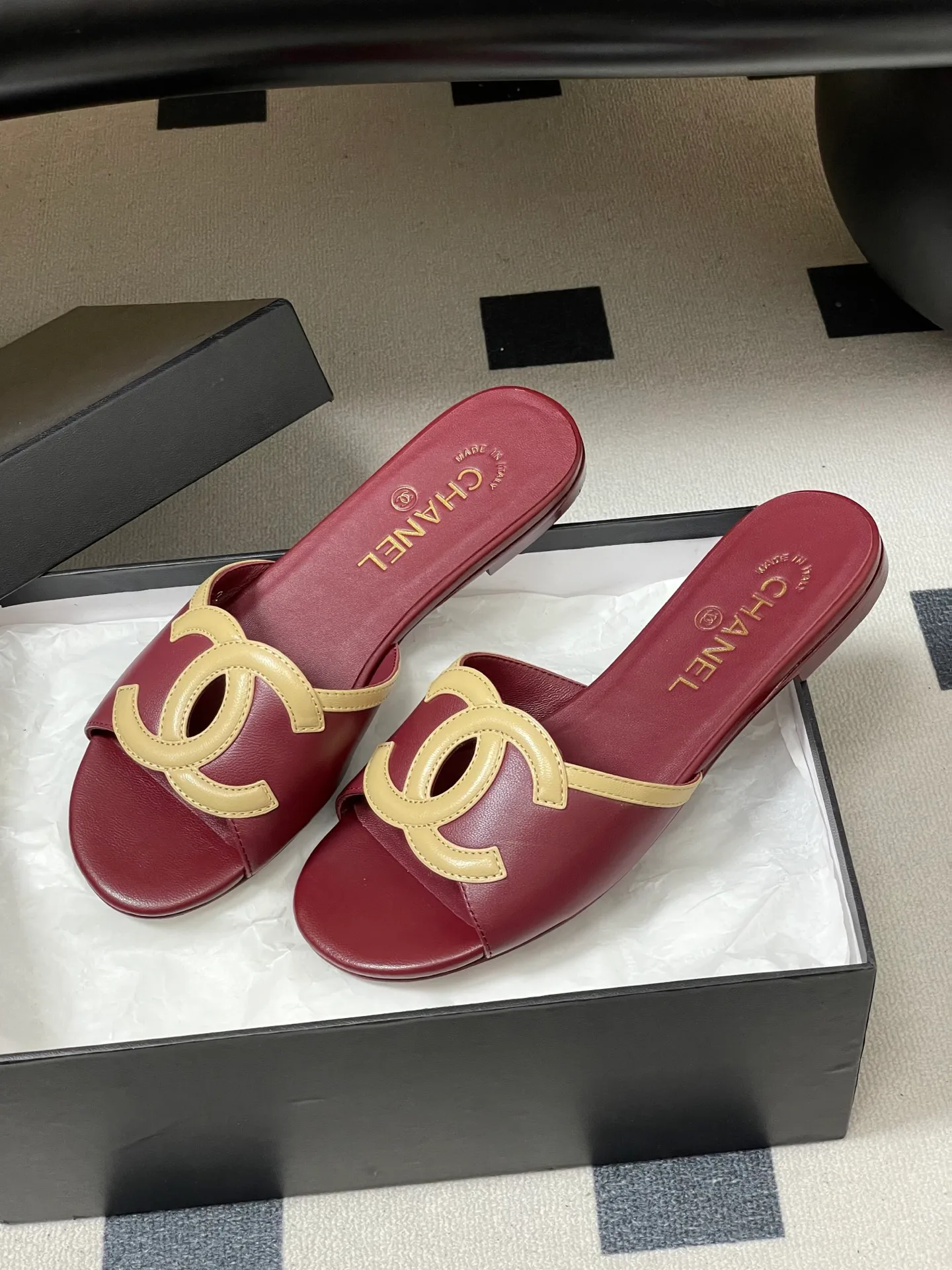 Шлепанцы Женские Chanel 11627614