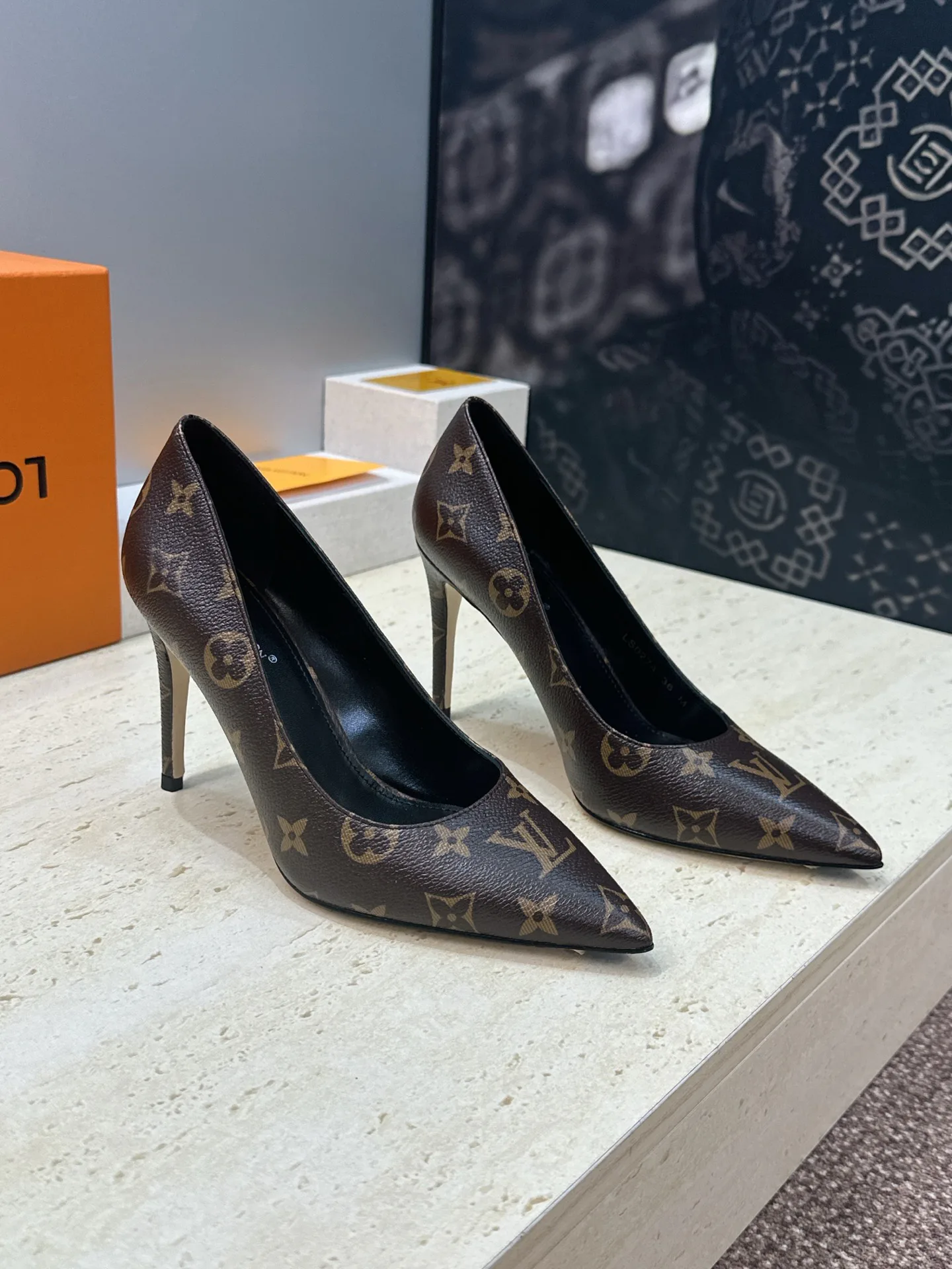 Туфли Женские Louis Vuitton 13346480