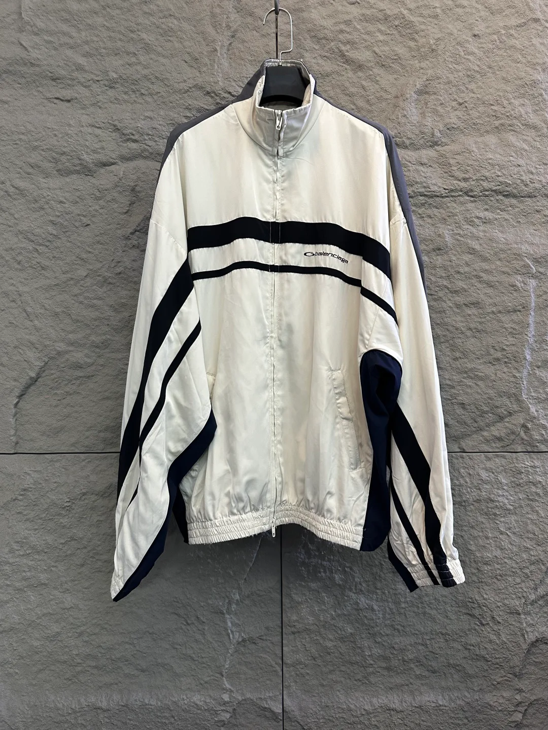 Куртки И Пуховики Женские Balenciaga 11593660