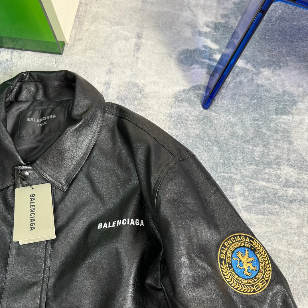 Куртки И Пуховики Женские Balenciaga 215424